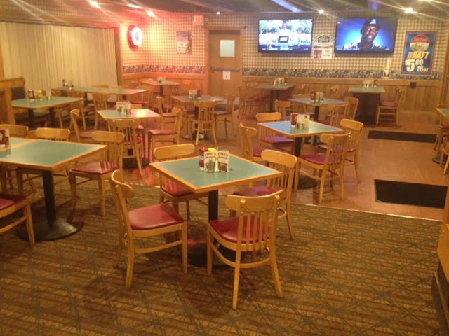 Curly's Bar & Grill Cadillac