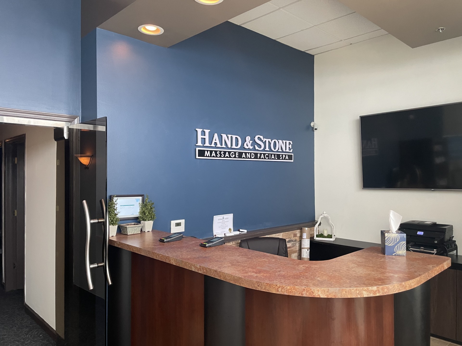 Hand & Stone Massage and Facial Spa 5880 Sashabaw Rd, Village of Clarkston Michigan 48346