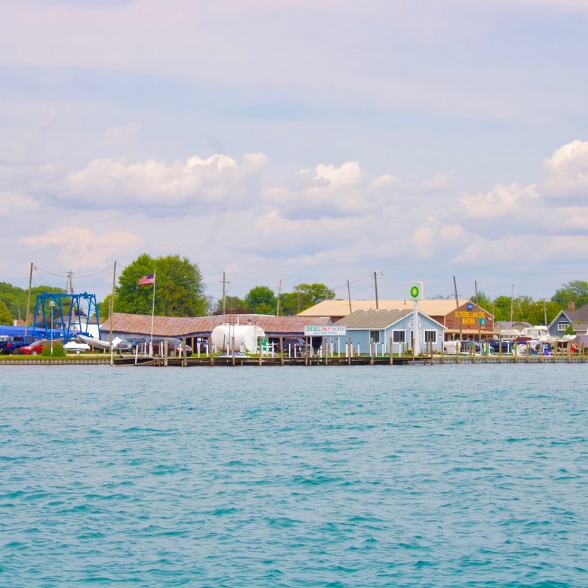 Balfour's Marina Gas & Party Clay