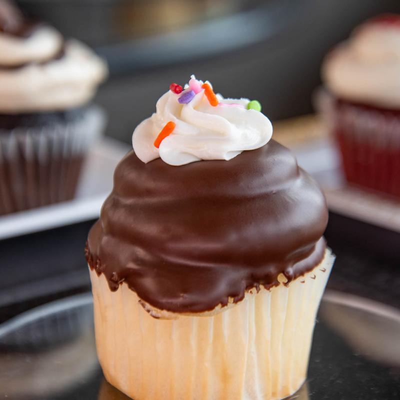 Red Velvet Cakes & Pastries Menu