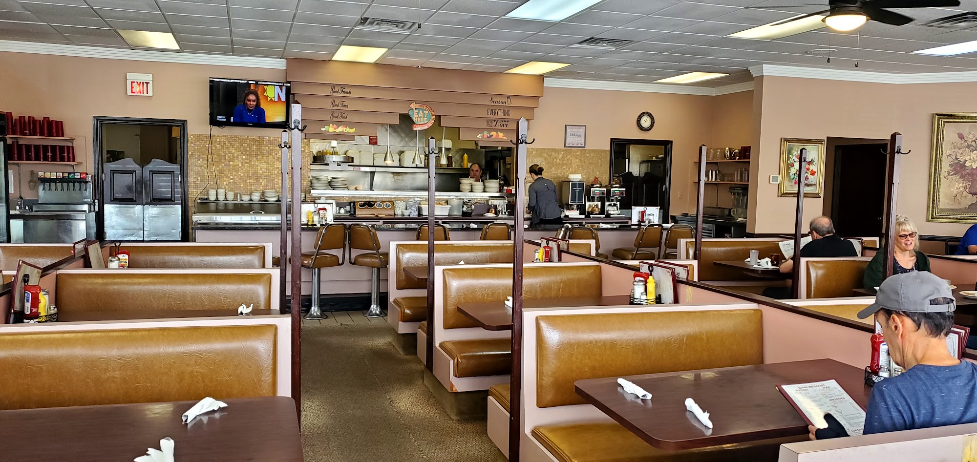 Rivercrest Family Dining Clinton