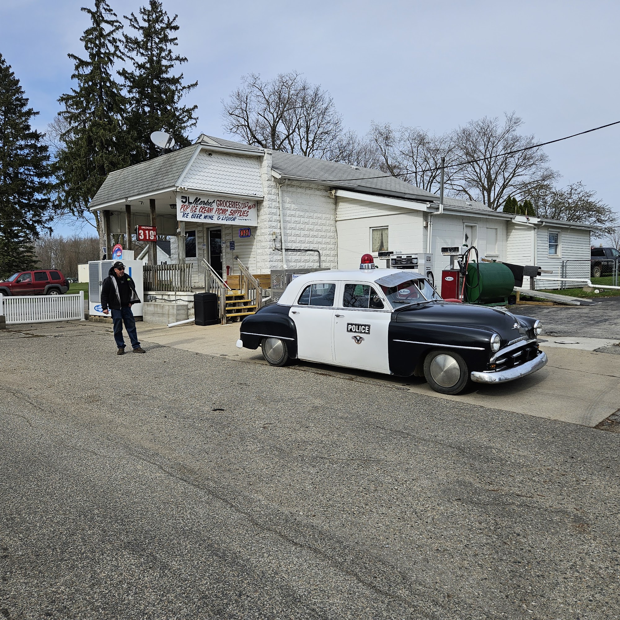 J AND L GROCERY Coldwater