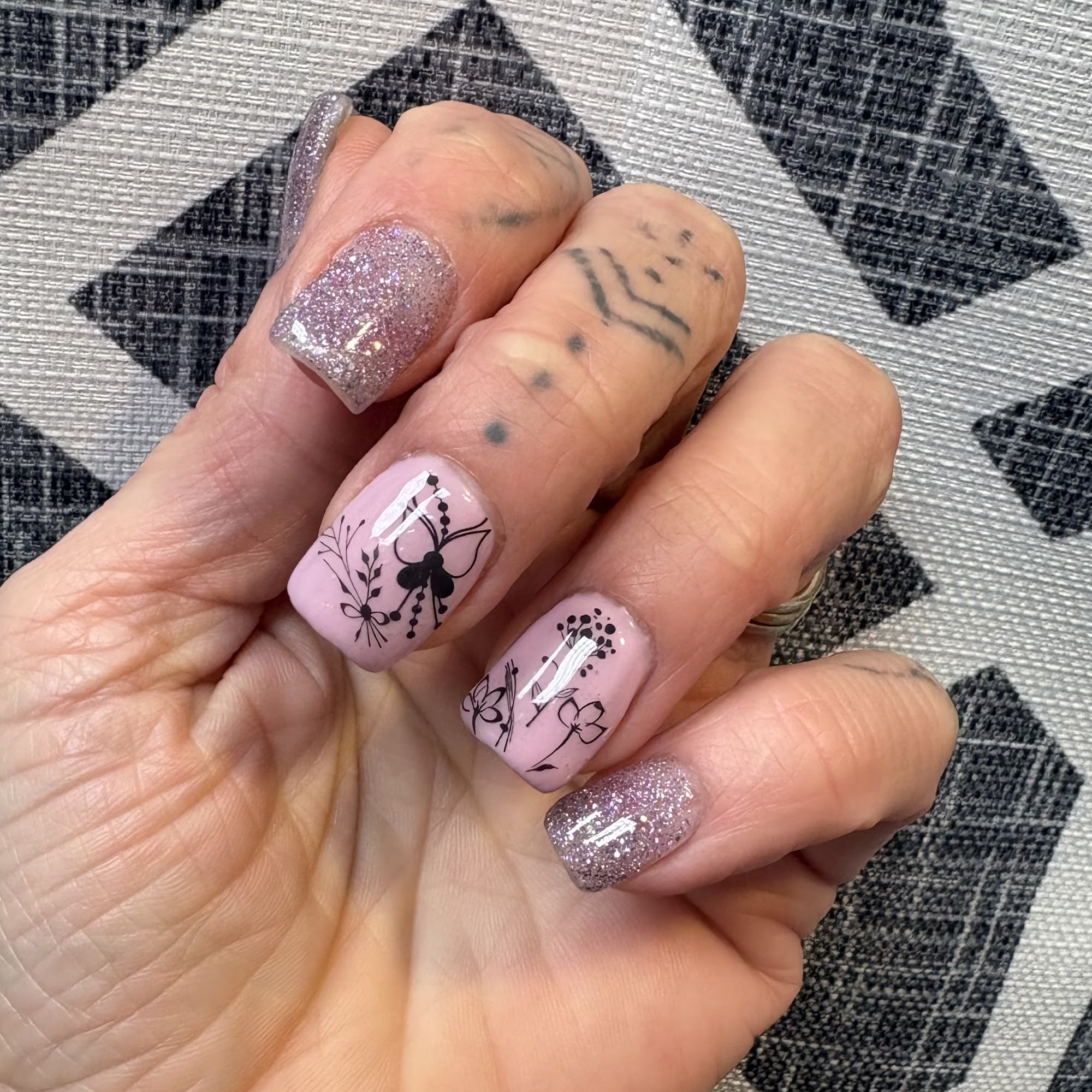 Ellis Beauti Salon LLC. Comstock Park