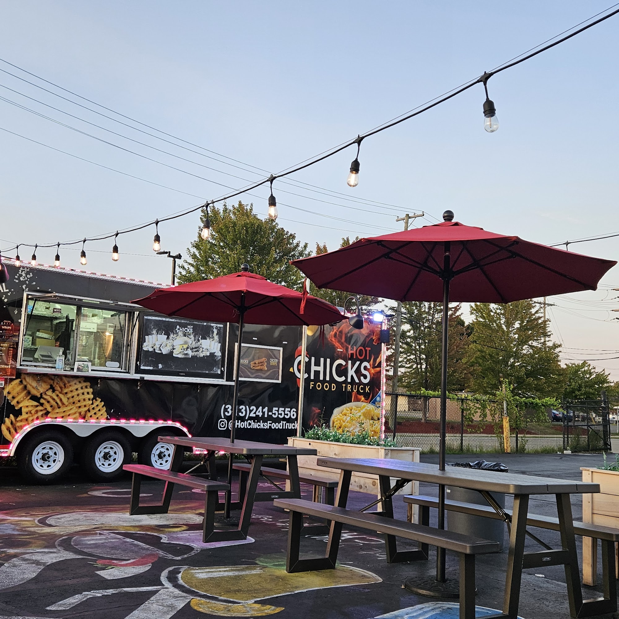 Hot Chicks Food Truck Dearborn