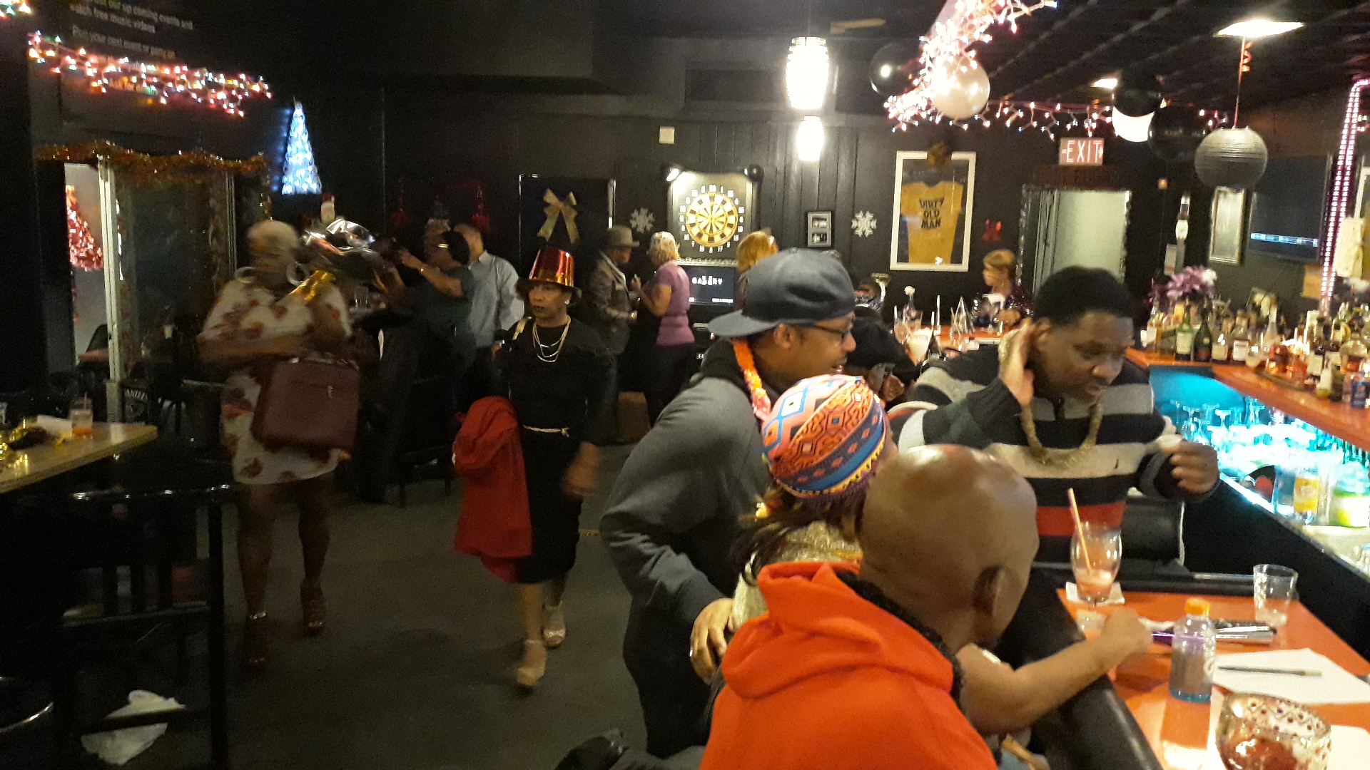 Louie's Cocktail Lounge Menu