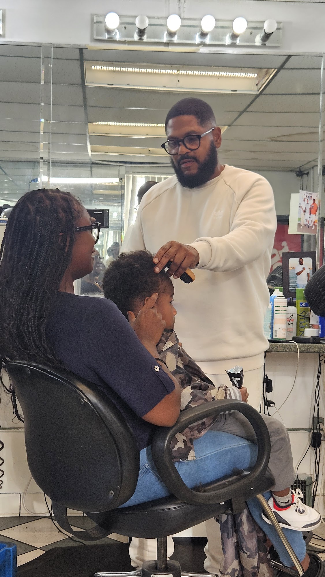 101% Barber & Beauty Salon 16451 Schoolcraft Rd, Detroit Michigan 48227