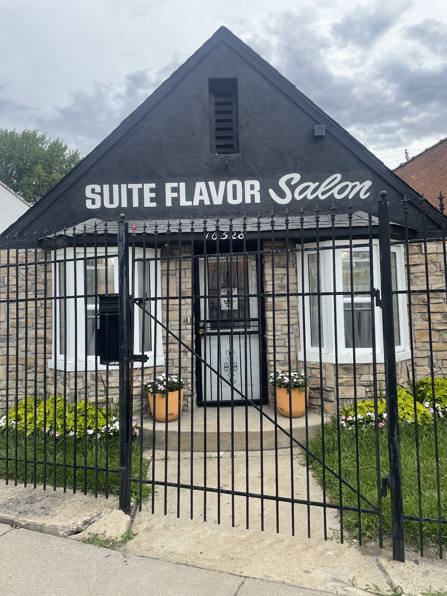 Suite Flavor Salon 16528 Grand River Ave, Detroit Michigan 48227