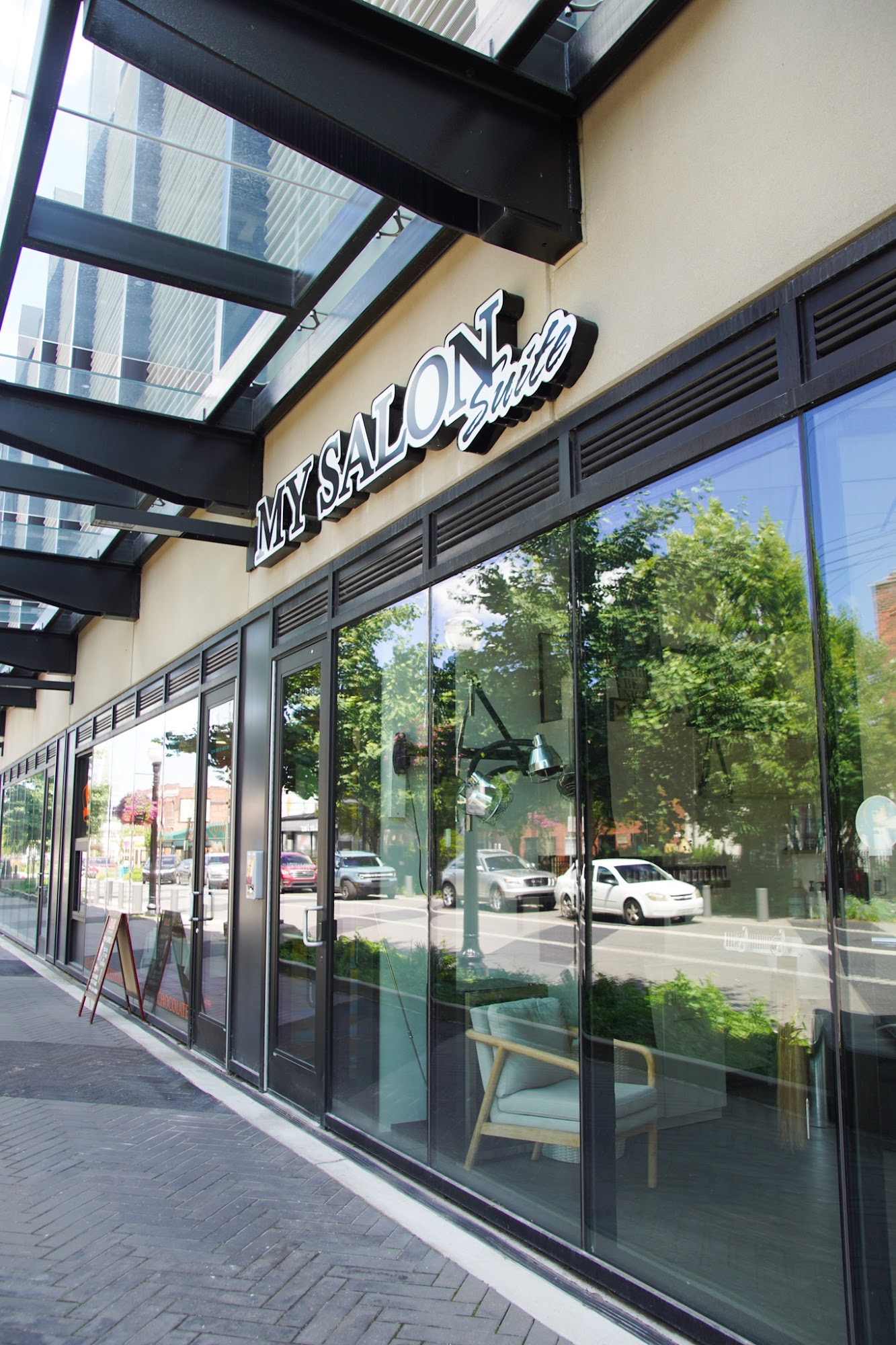 My Salon Suite Ferndale 221 W Troy St #100, Ferndale Michigan 48220