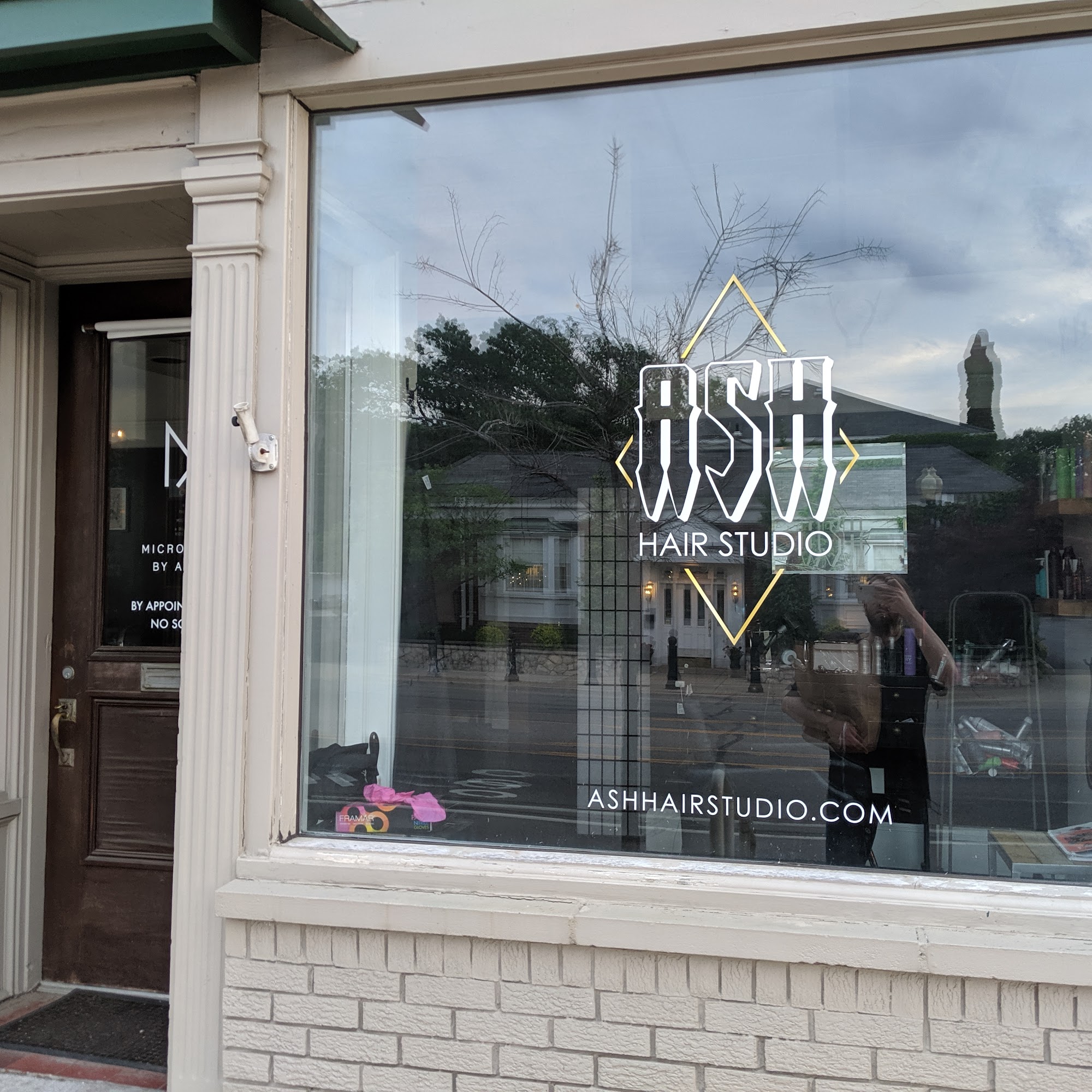ashhairstudio 501 W Nine Mile Rd, Ferndale Michigan 48220