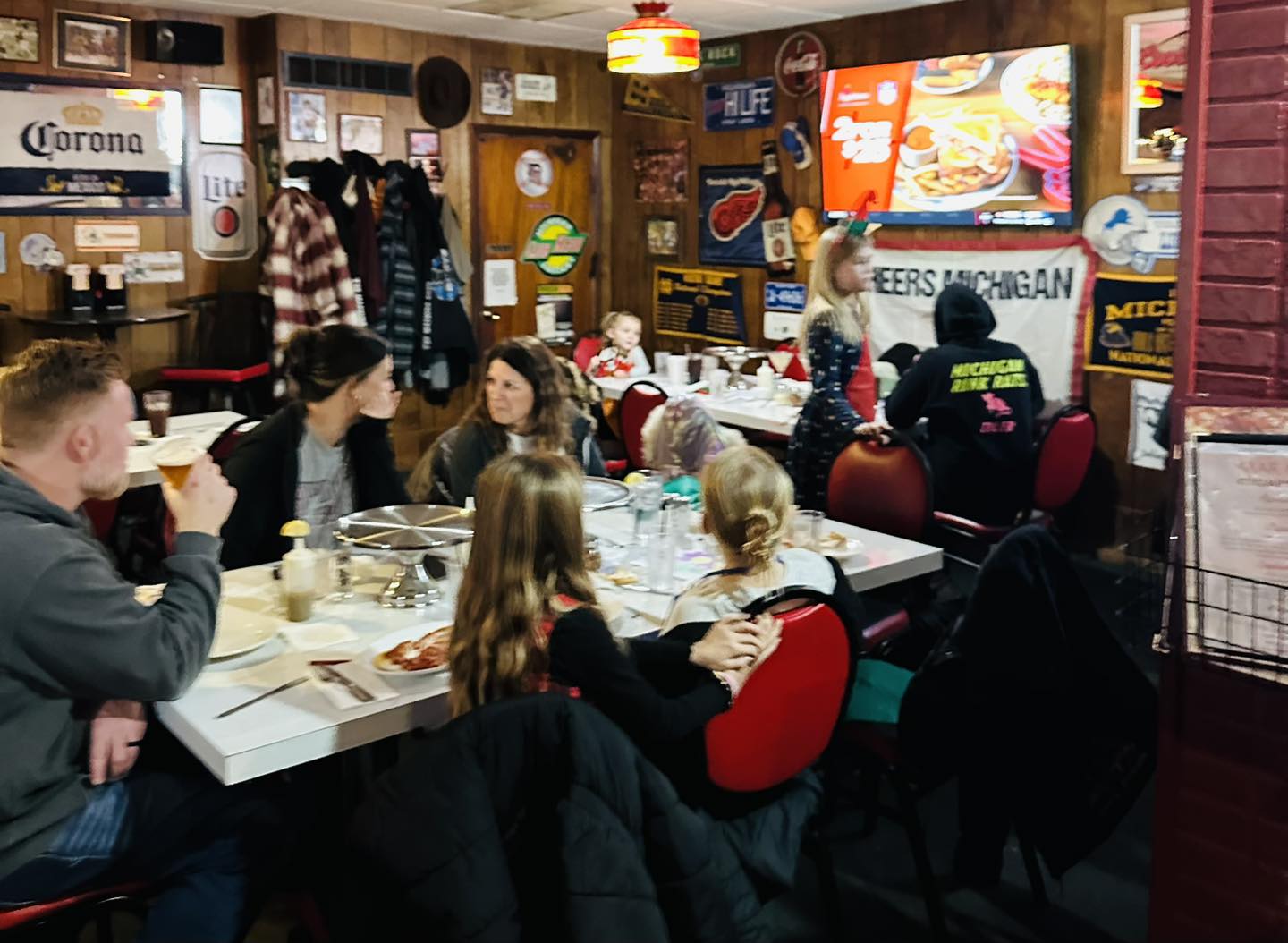 Mauricio's Pizzeria & Sub Shop