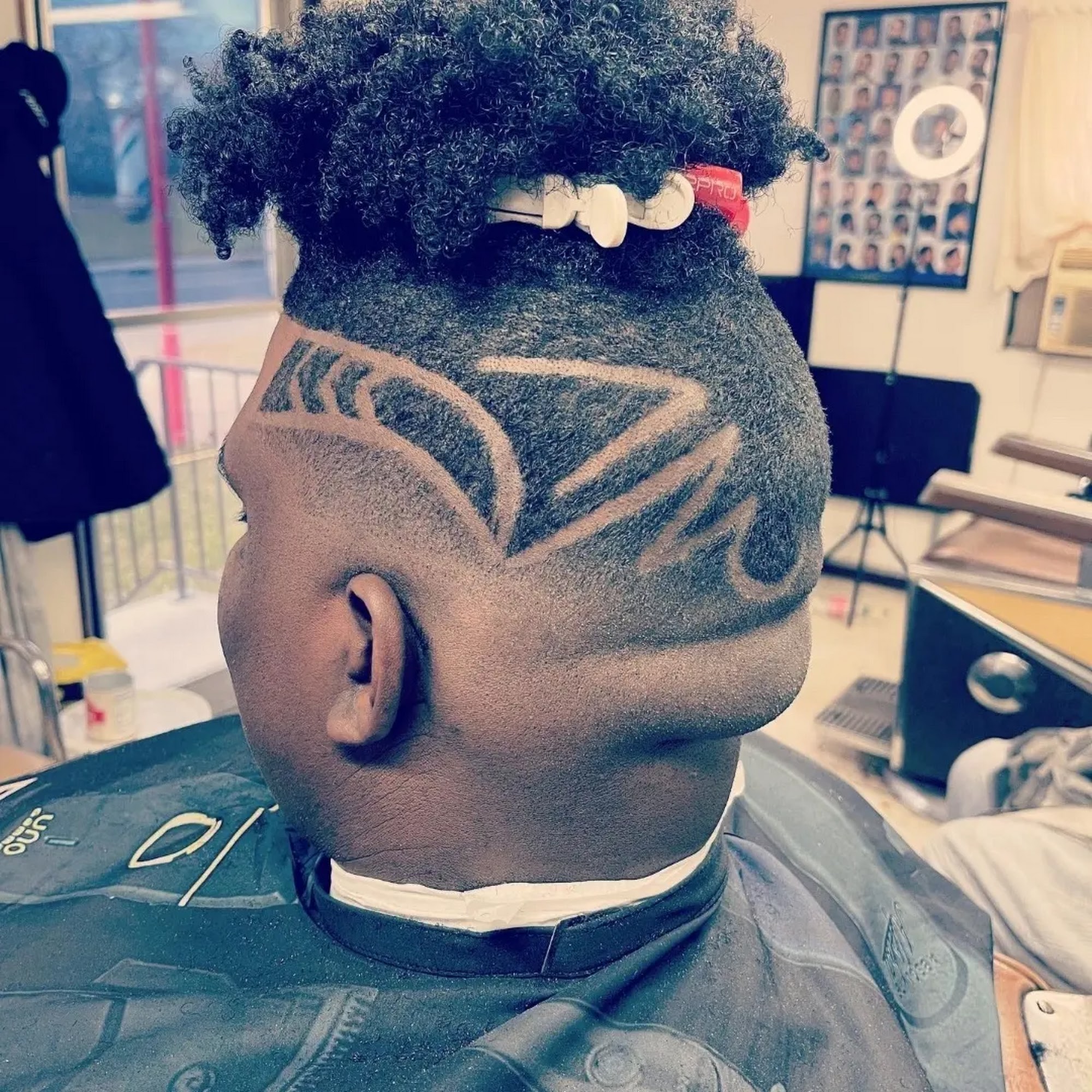 Iconic Blends Grooming Barbershop 4417 Fenton Rd, Flint Michigan 48507