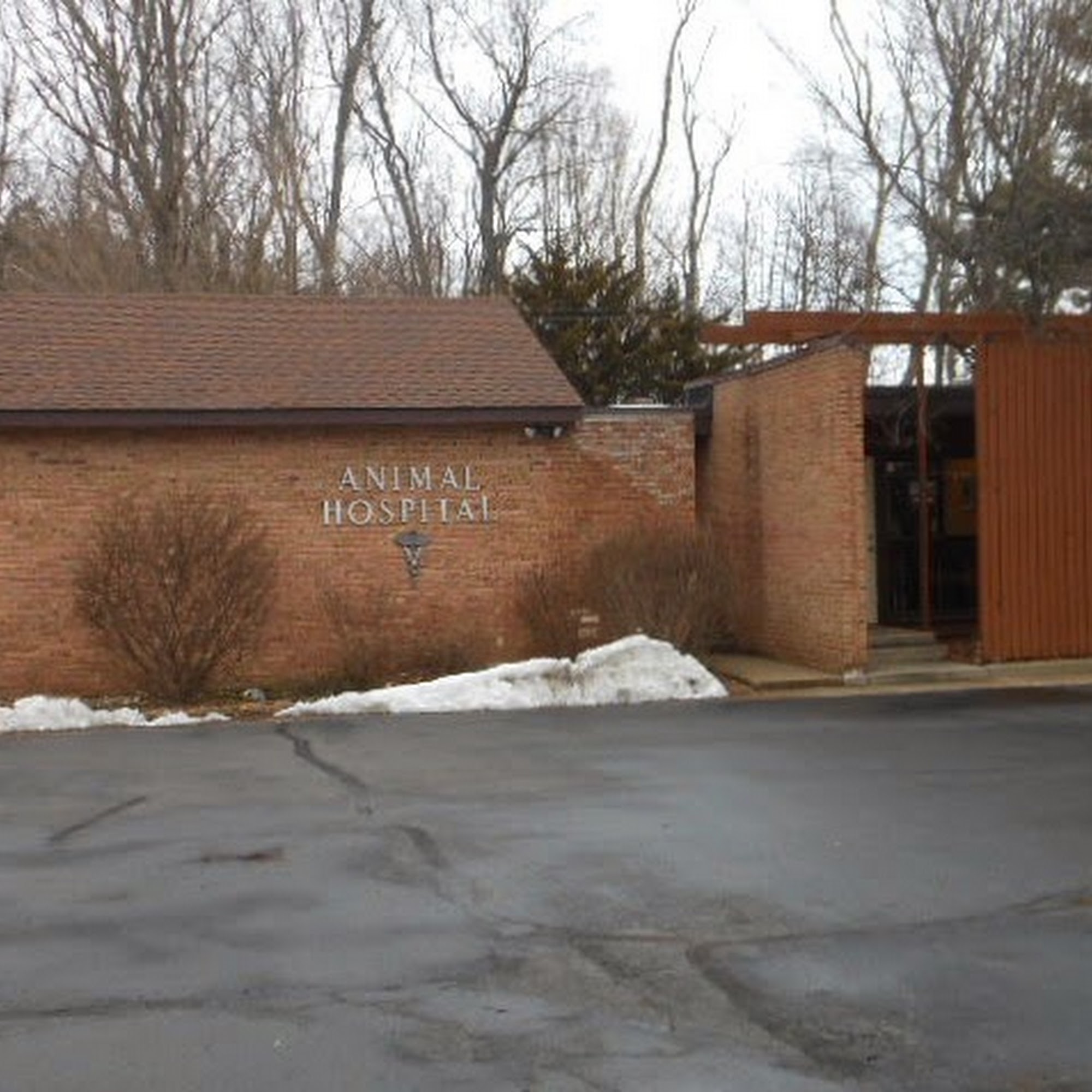 East Main Animal Hospital Galesburg