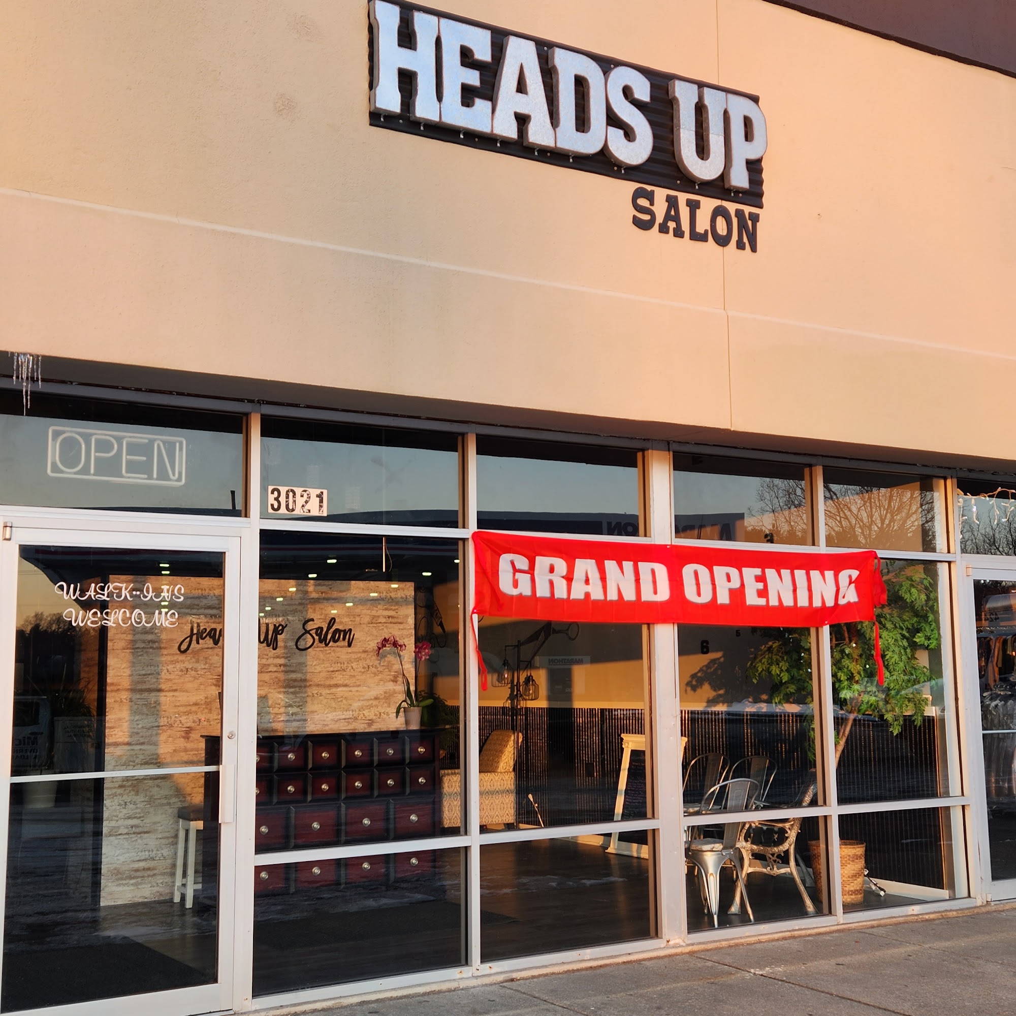 Heads Up Salon