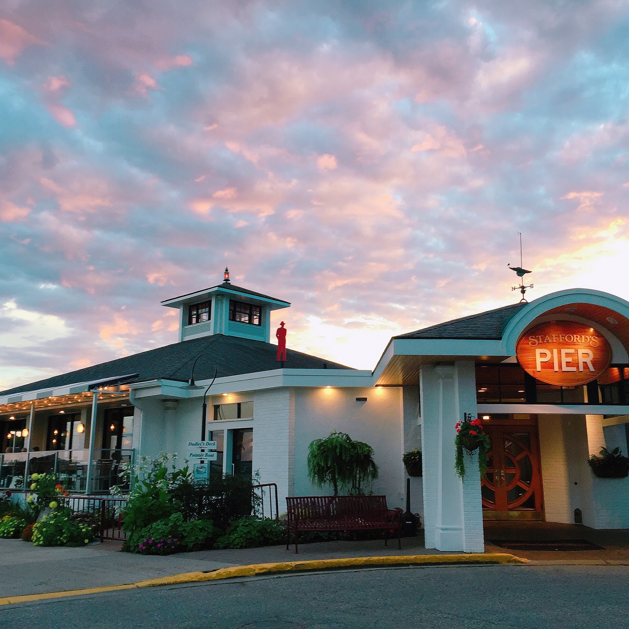 Pier Restaurant Harbor Springs
