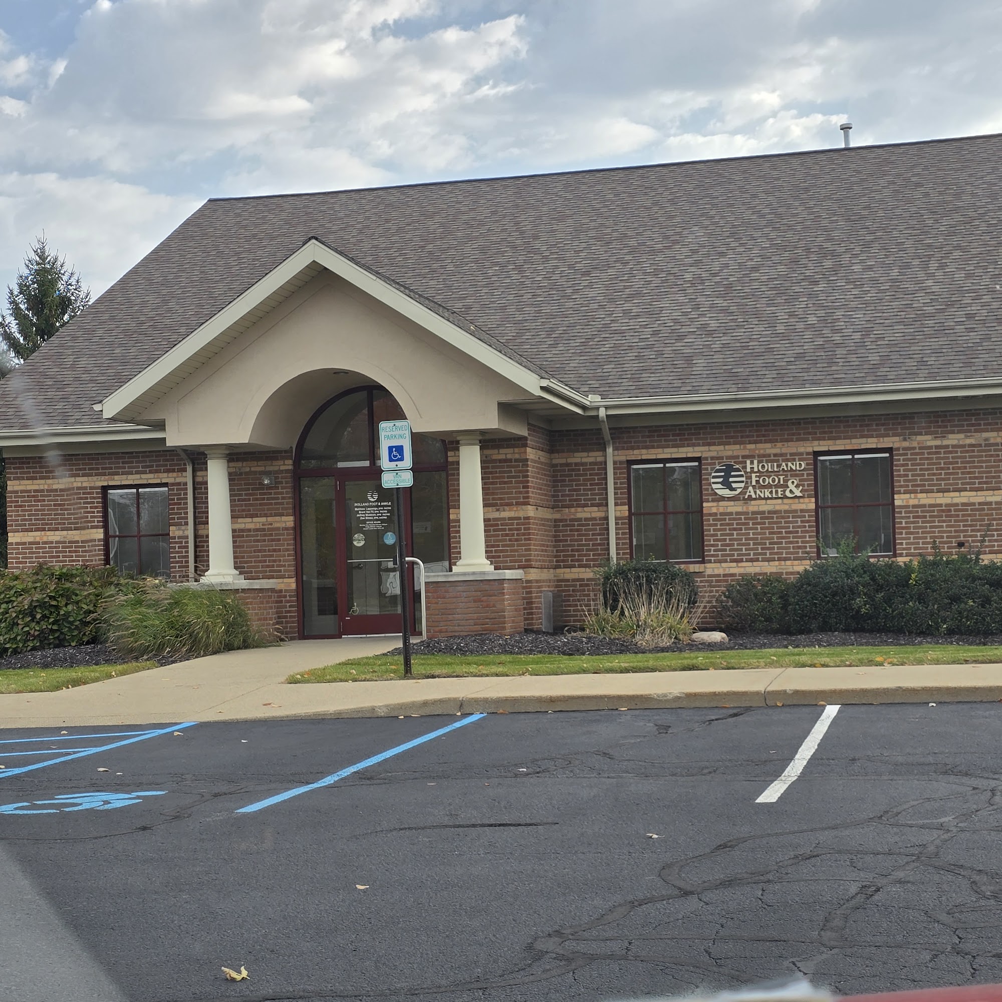 Holland Foot & Ankle Center 904 Washington Ave # 130, Holland Michigan 49423