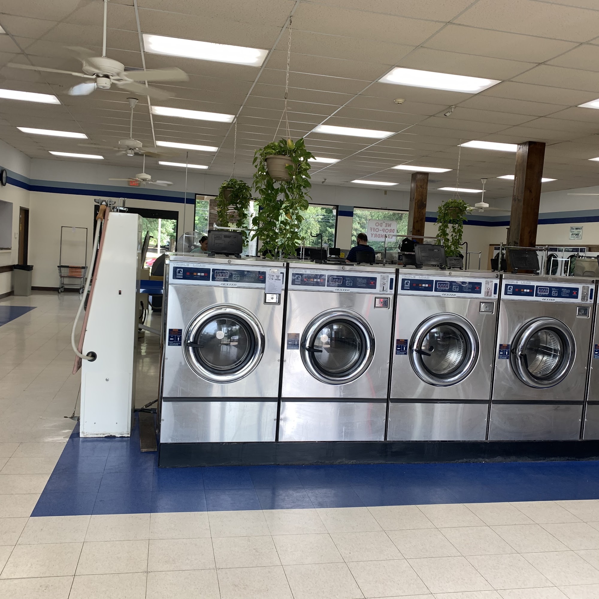 Willoughby Road Coin Laundry Holt