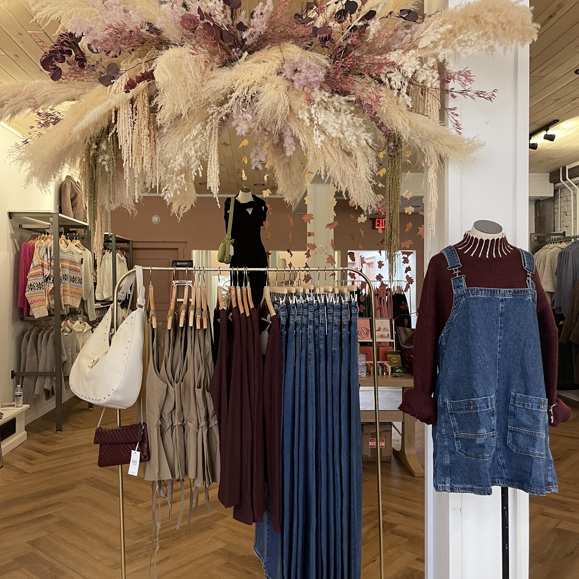 O.M.GIGI Boutique Iron Mountain