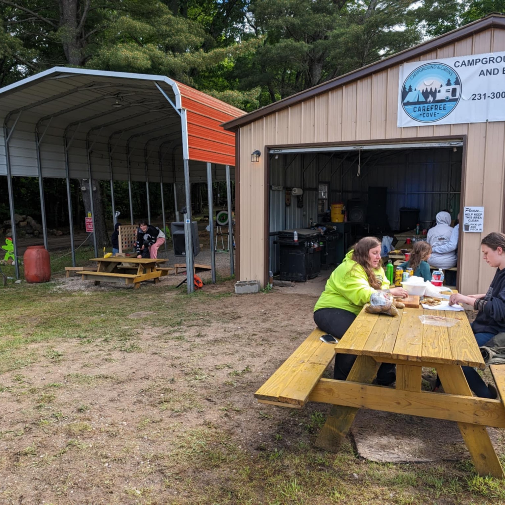 Carefree Cove Campground & Cabins Kalkaska