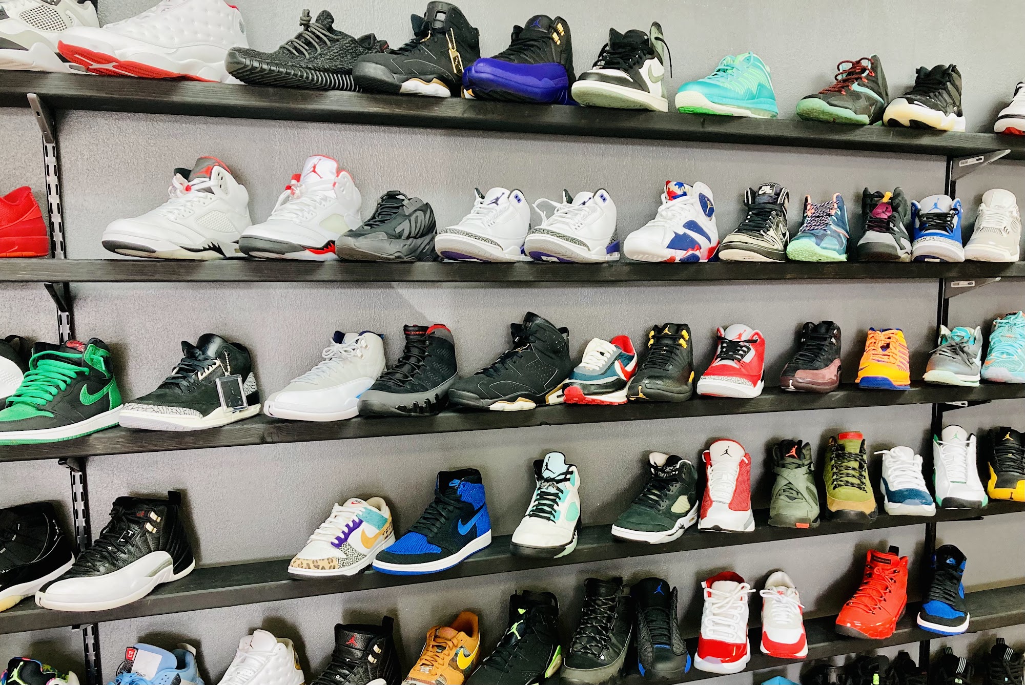 Lansing Sneaker Spa 625 S Waverly Rd Suite C, Lansing Michigan 48917