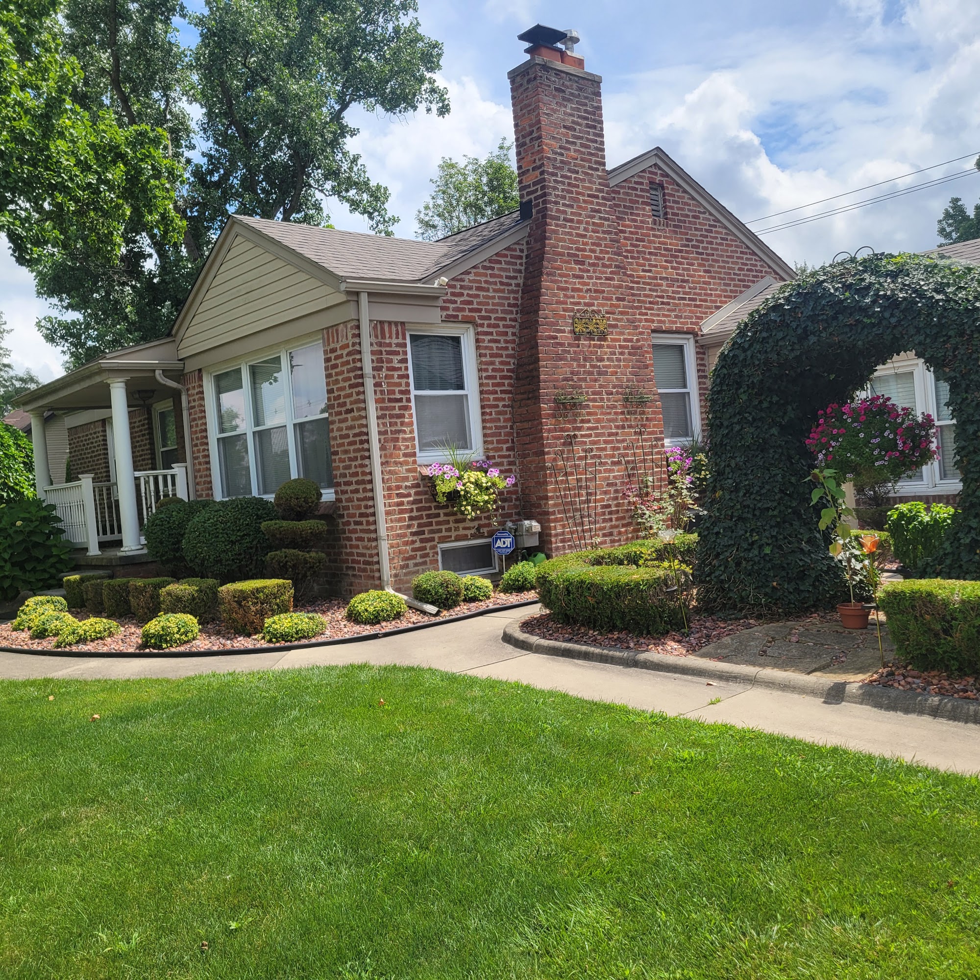 Roperti's Lawn Care & Snow