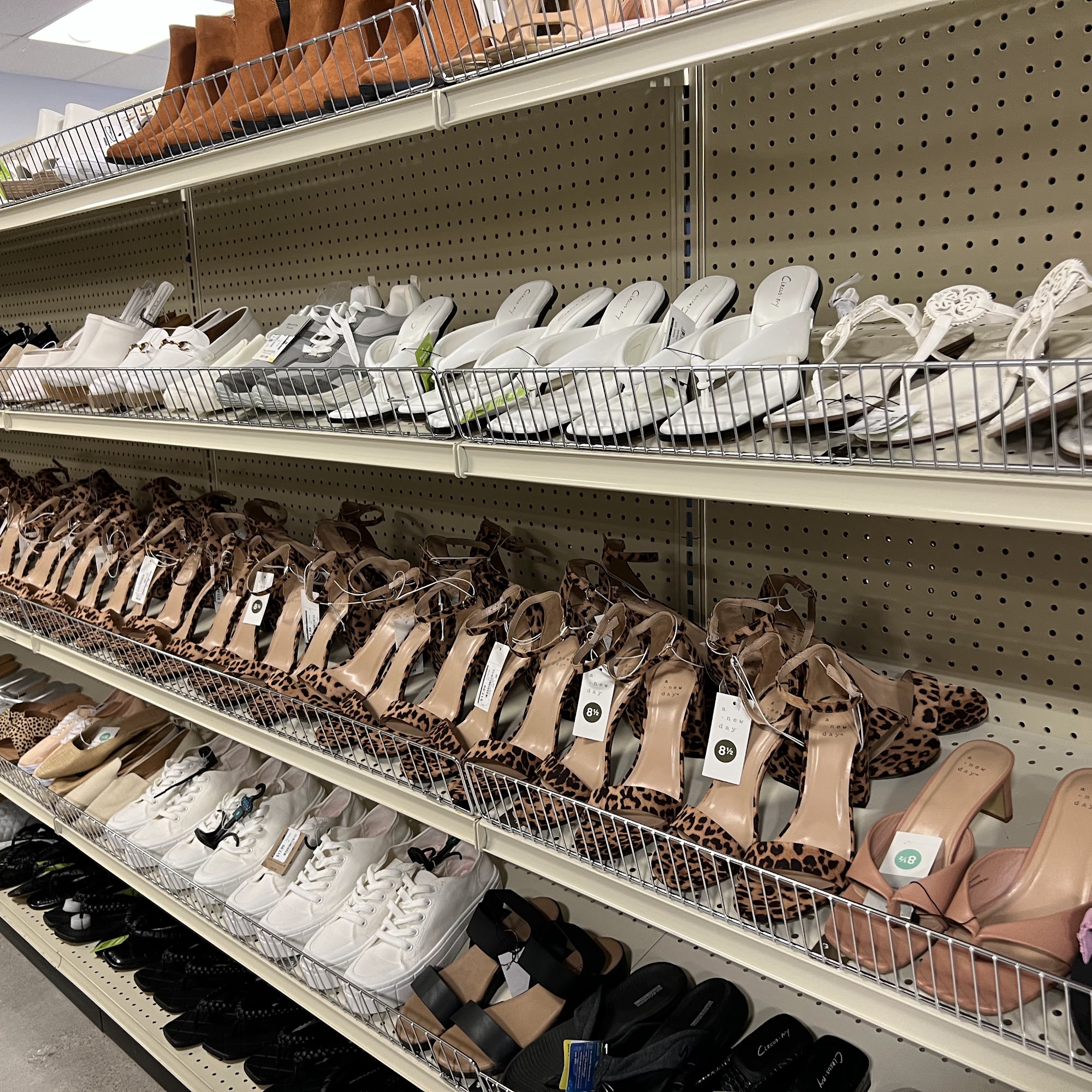 B2 Outlet Stores