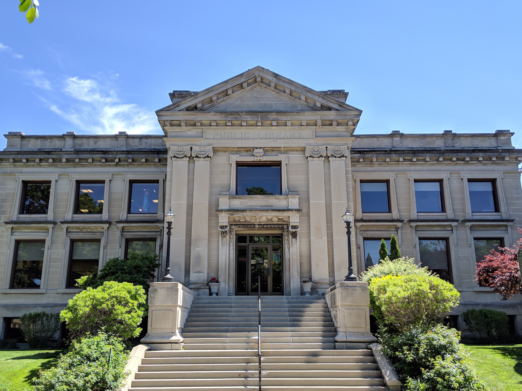 Manistee County Library Manistee