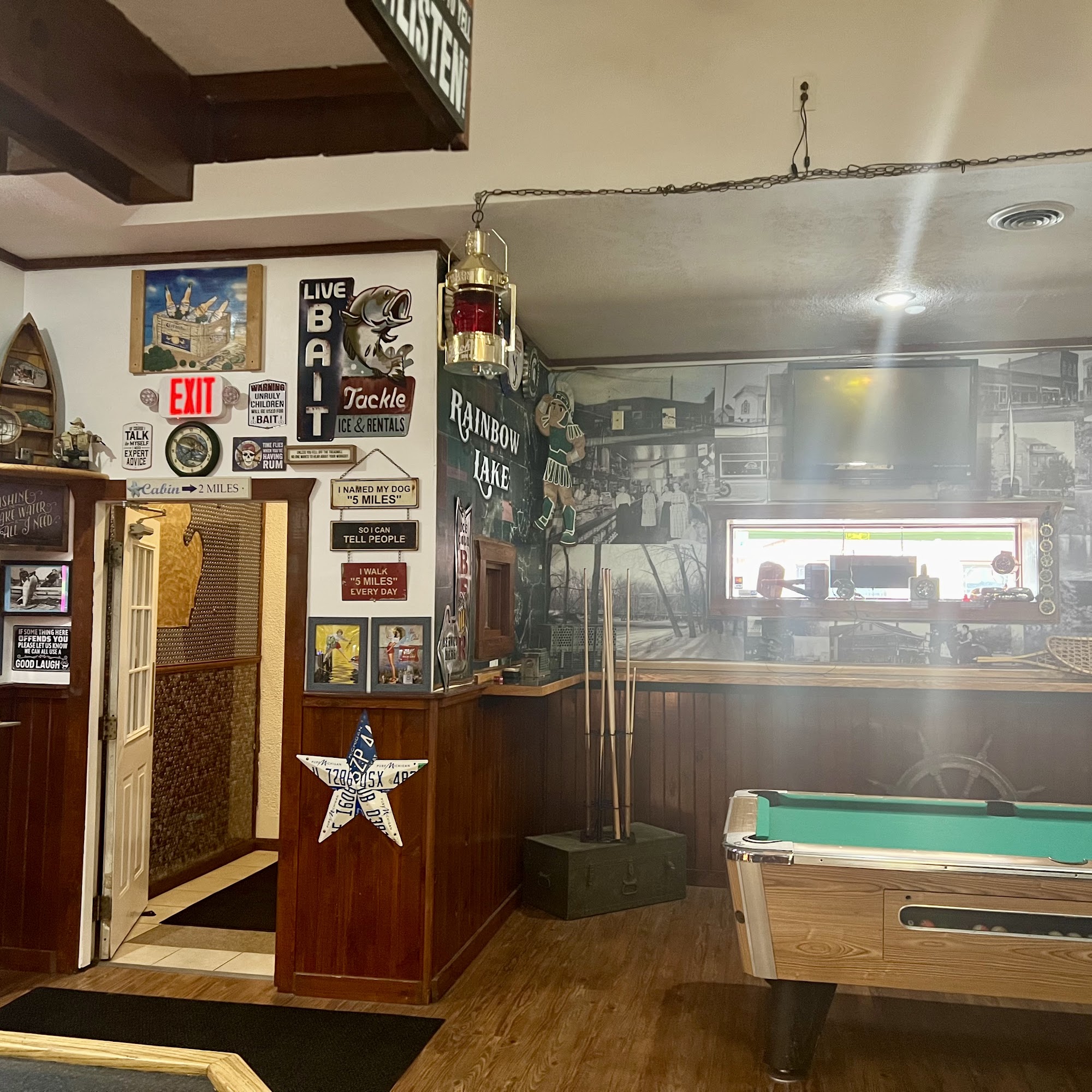 Leo's Boat Shed 117 E Main St, Maple Rapids