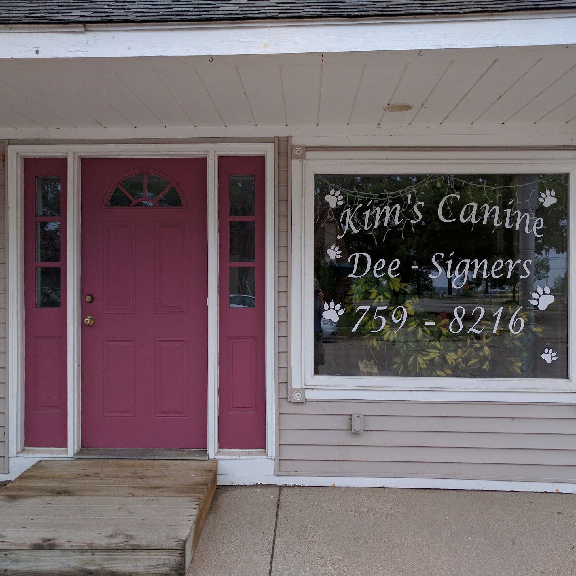 Kim's Canine Dee-Signers Muskegon