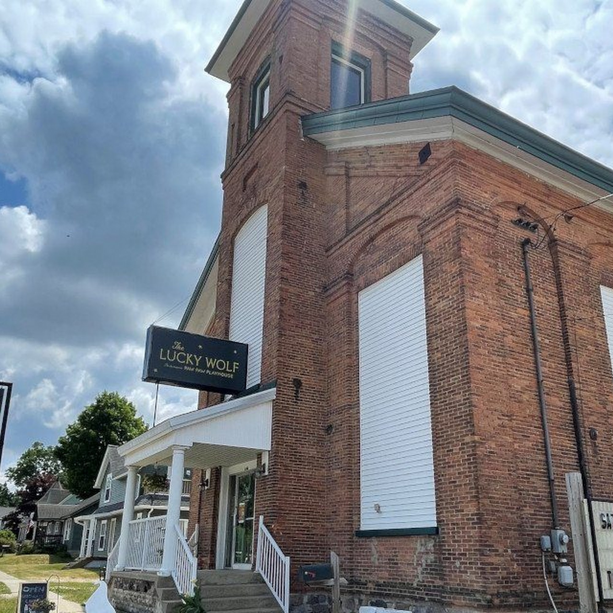 The Lucky Wolf Paw Paw