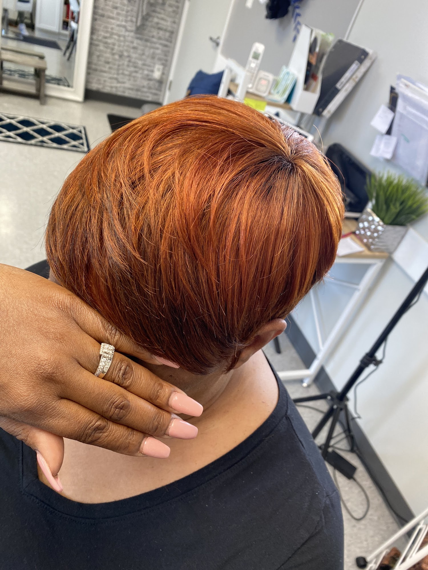 B Studio Hair Loss Center