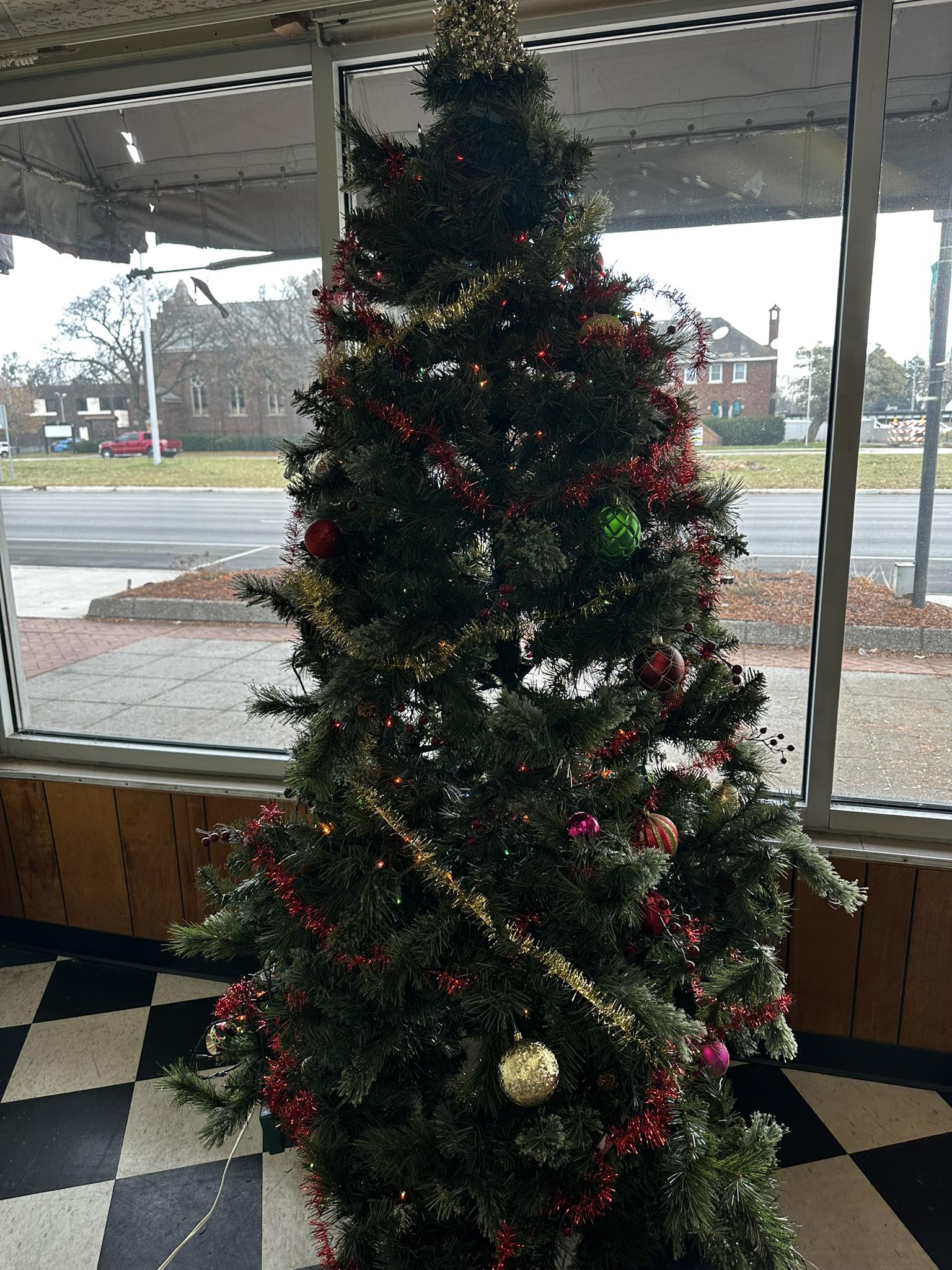 Arnetts Barbershop 28081 Gratiot Ave, Roseville Michigan 48066