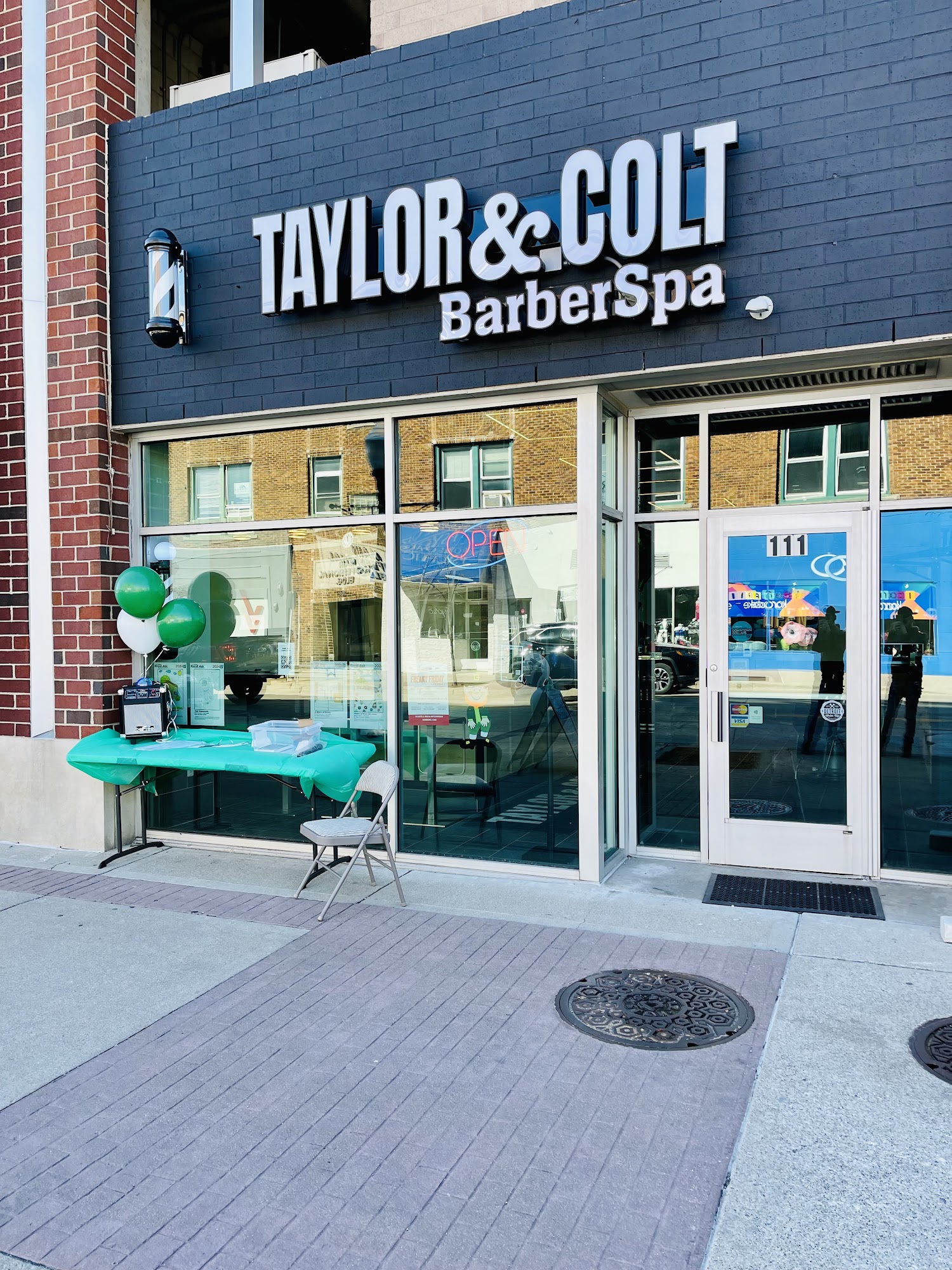 Taylor & Colt Barberspa | Royal Oak