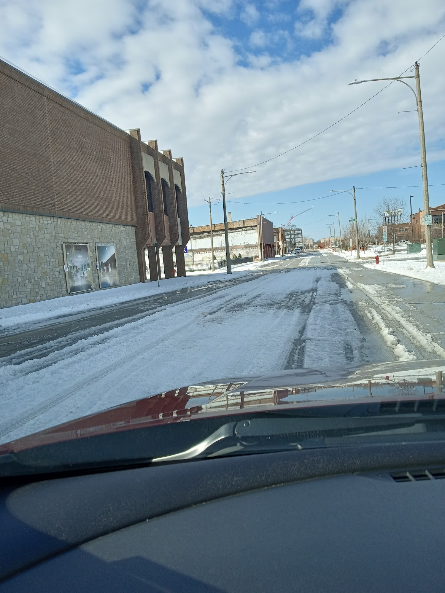 Unique Cuts 119 S Jefferson Ave, Saginaw Michigan 48607