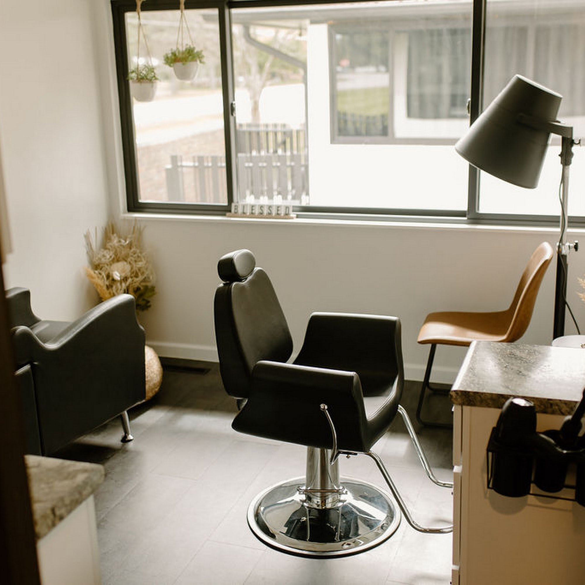 Haven Curl Co. 170 St Andrews Rd Suite B4, Saginaw Michigan 48638
