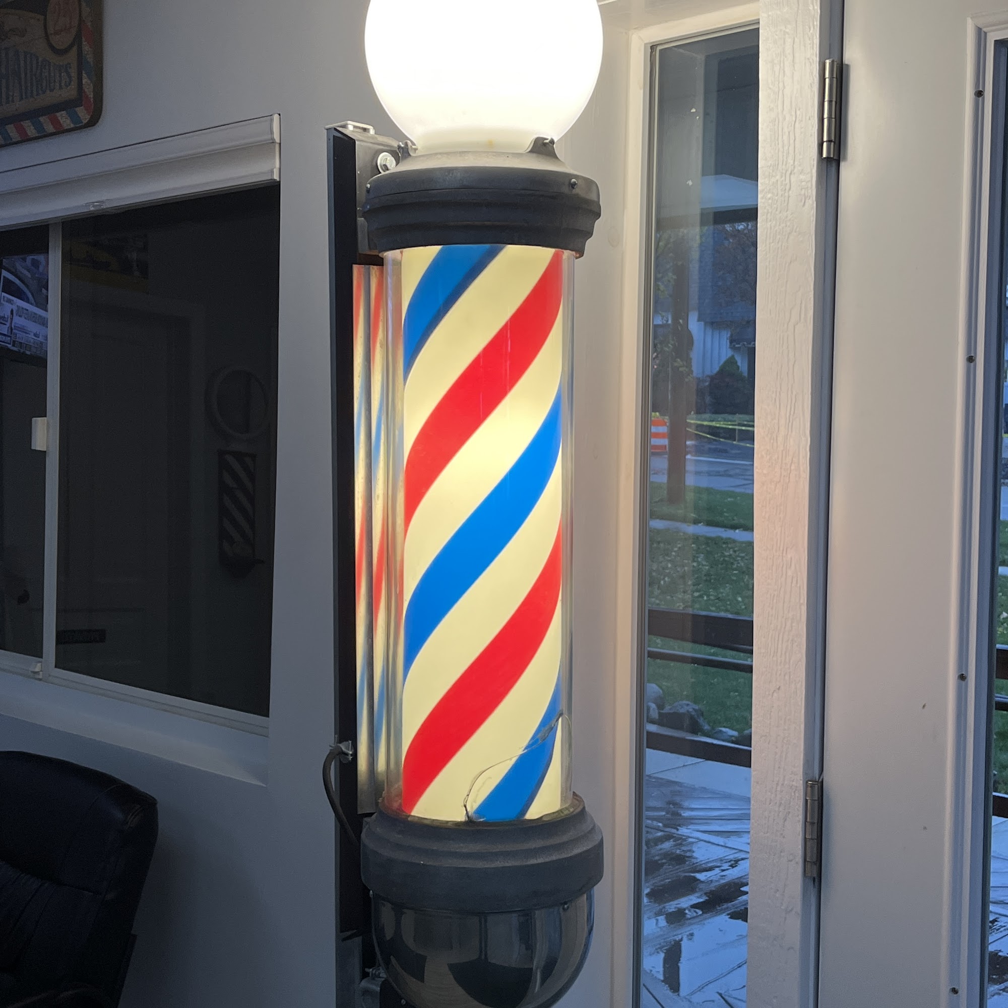 Rood’s Barbershop