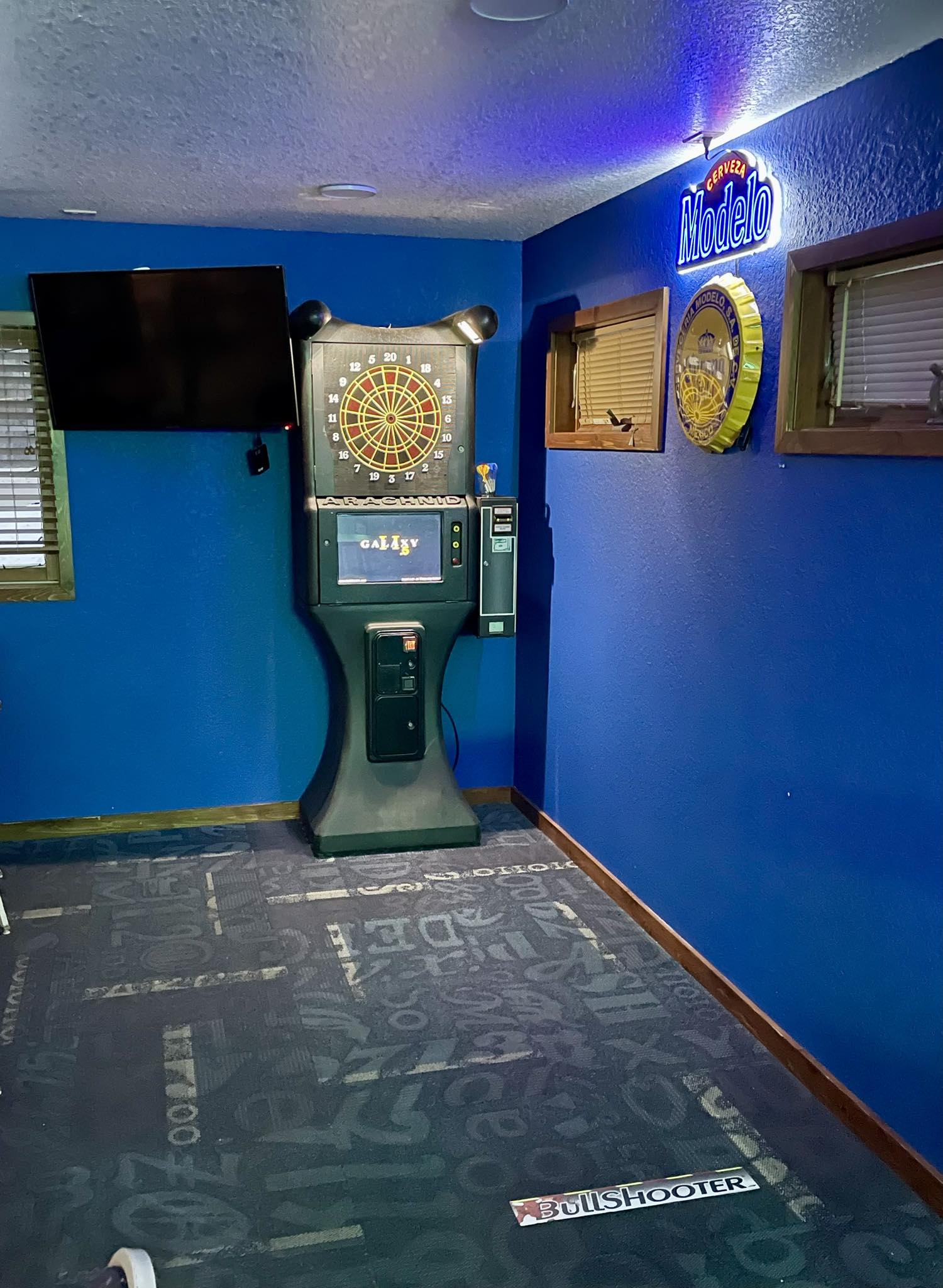 Johnnie's on 2 Saint Ignace