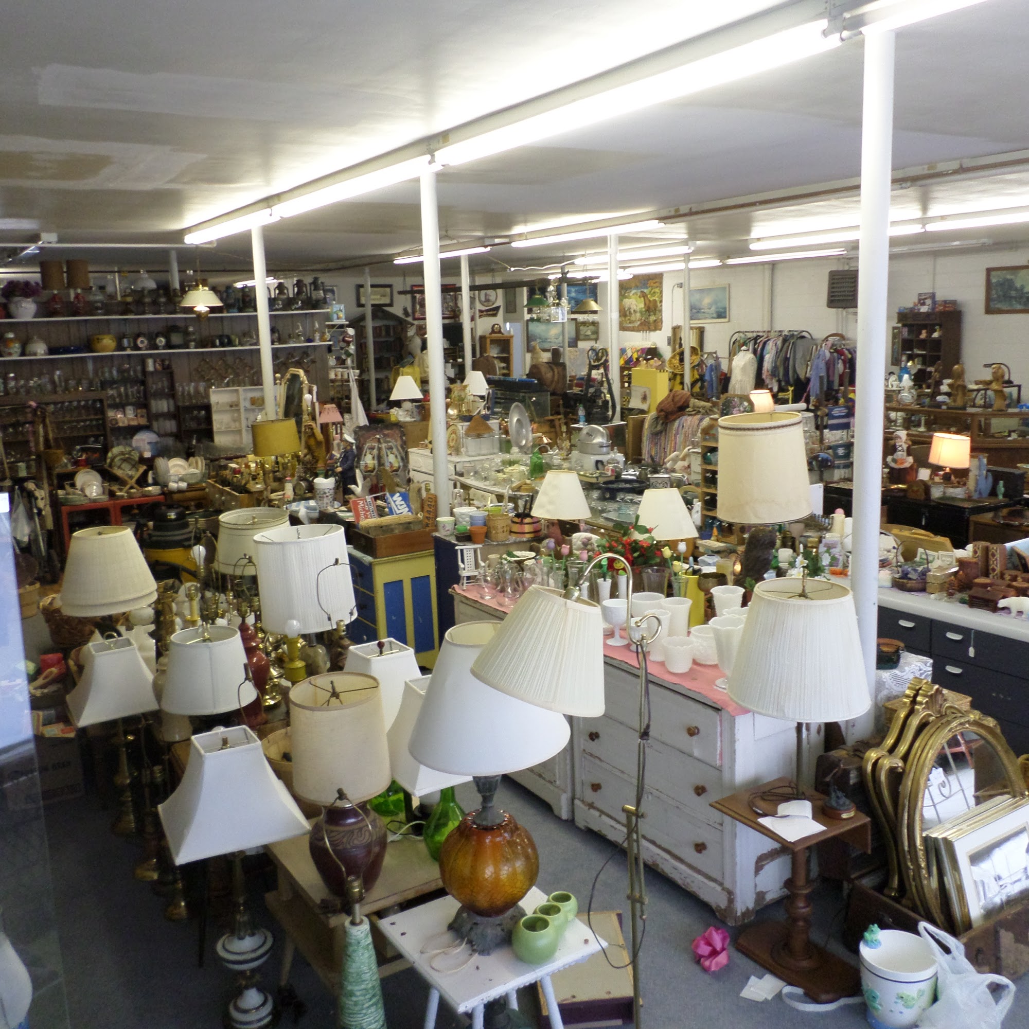 Horn's Odds & Ends Saint Ignace