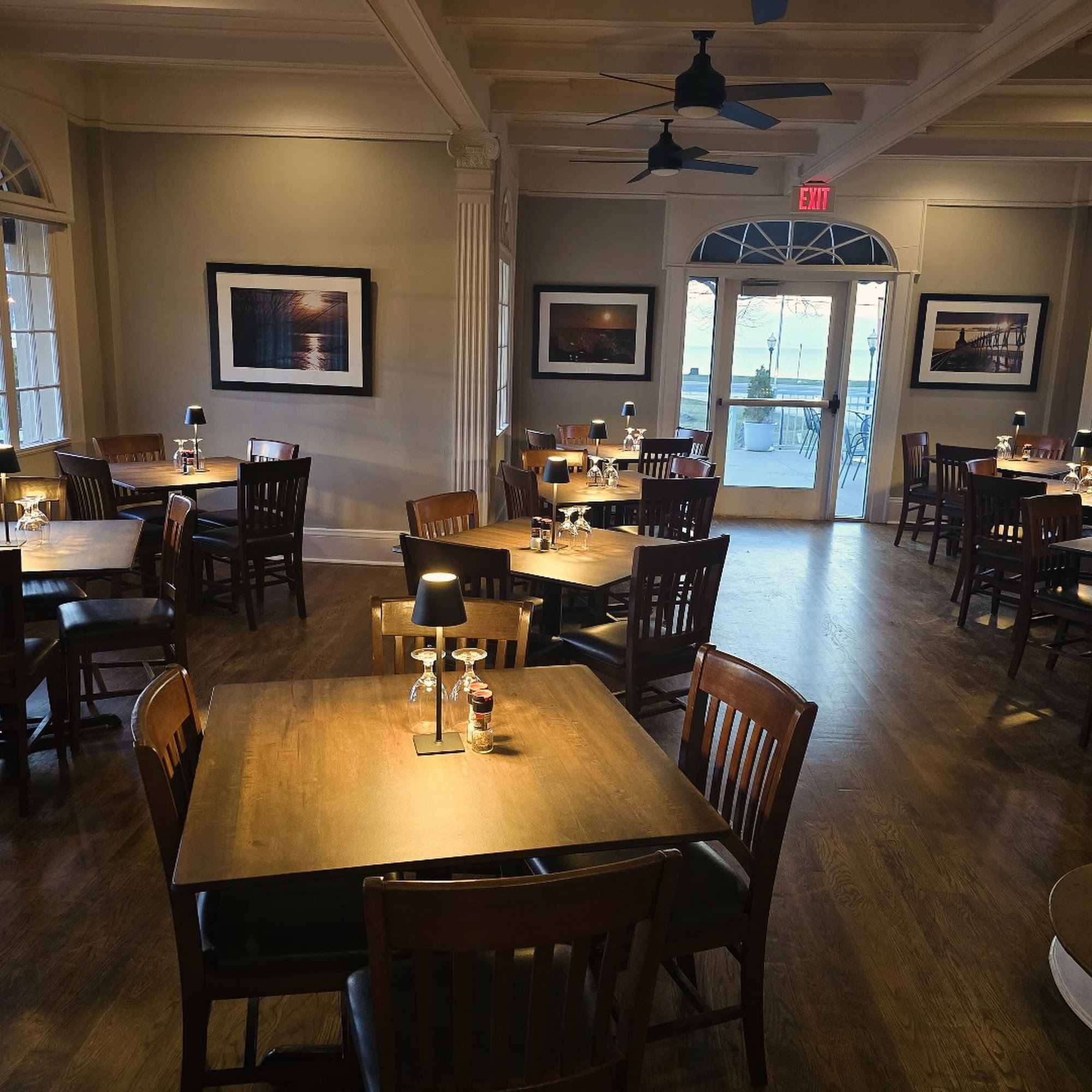 LakeHouse Restaurant & Bar Saint Joseph