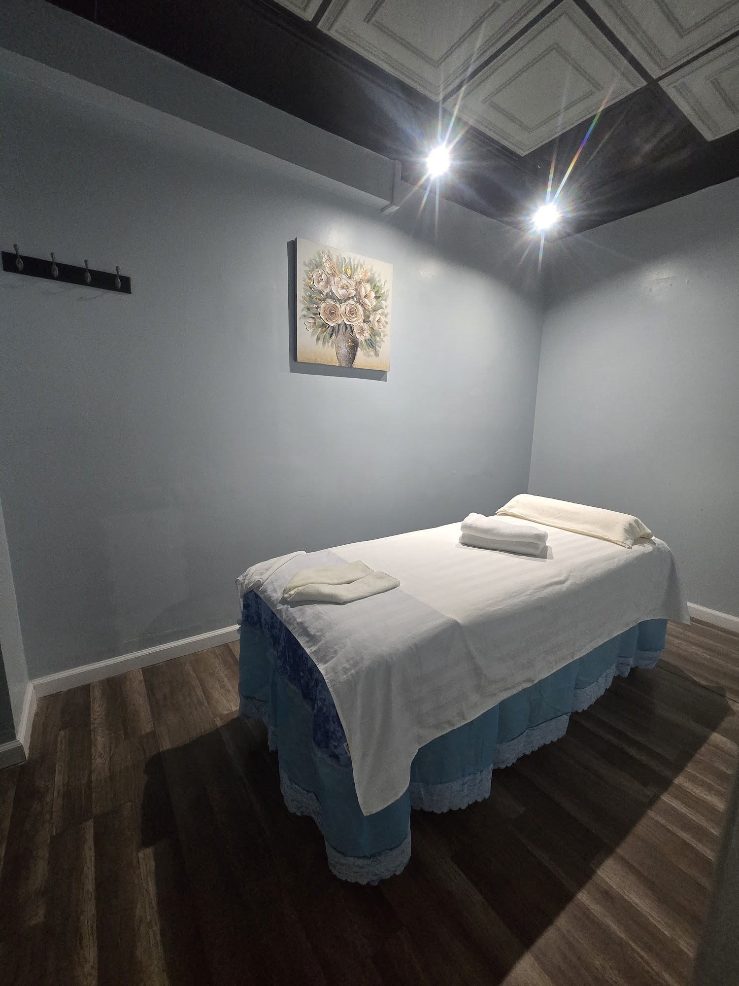 Hong Tai Massage 29555 Northwestern Hwy Suite 204, Southfield Michigan 48034