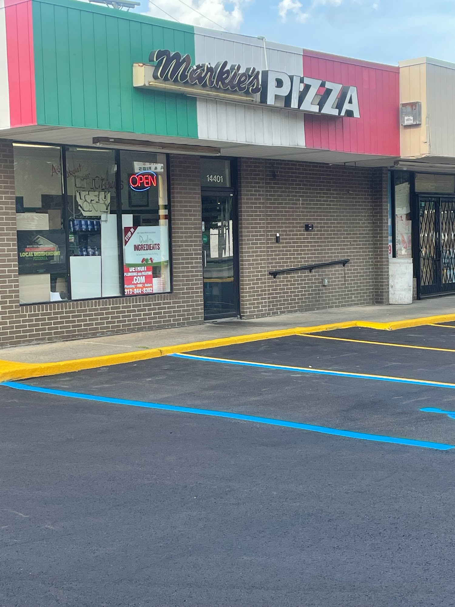 Markie's Pizza Warren