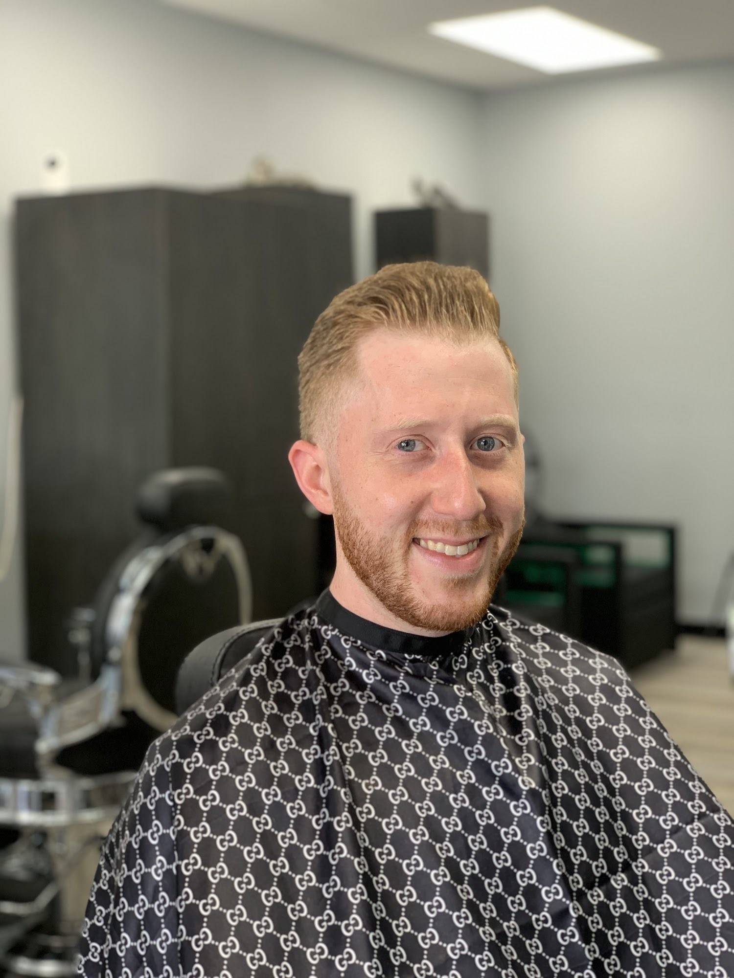 Magic Clip Salon 11668 E Thirteen Mile Rd, Warren Michigan 48093