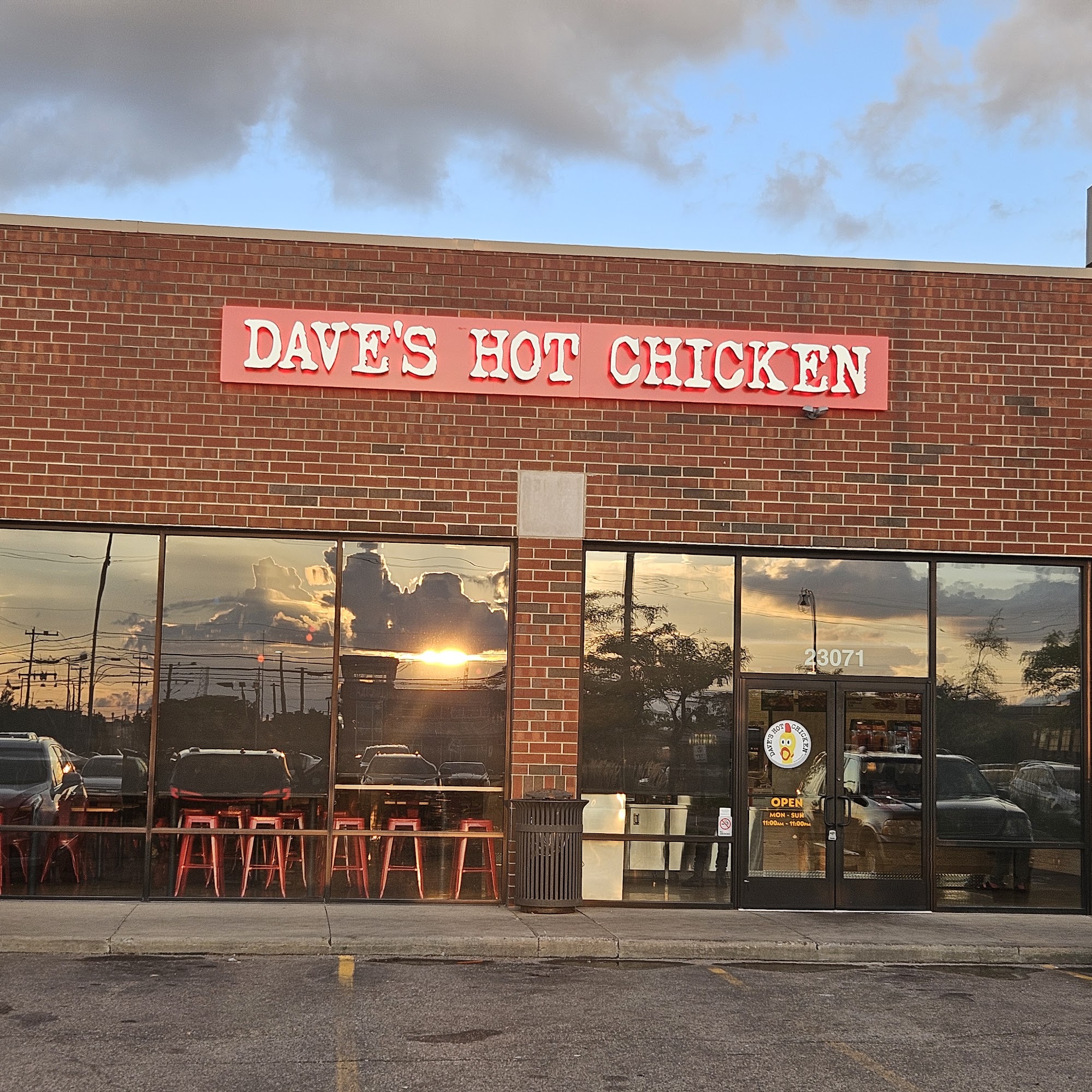 Dave's Hot Chicken 23071 Allen Rd, Woodhaven