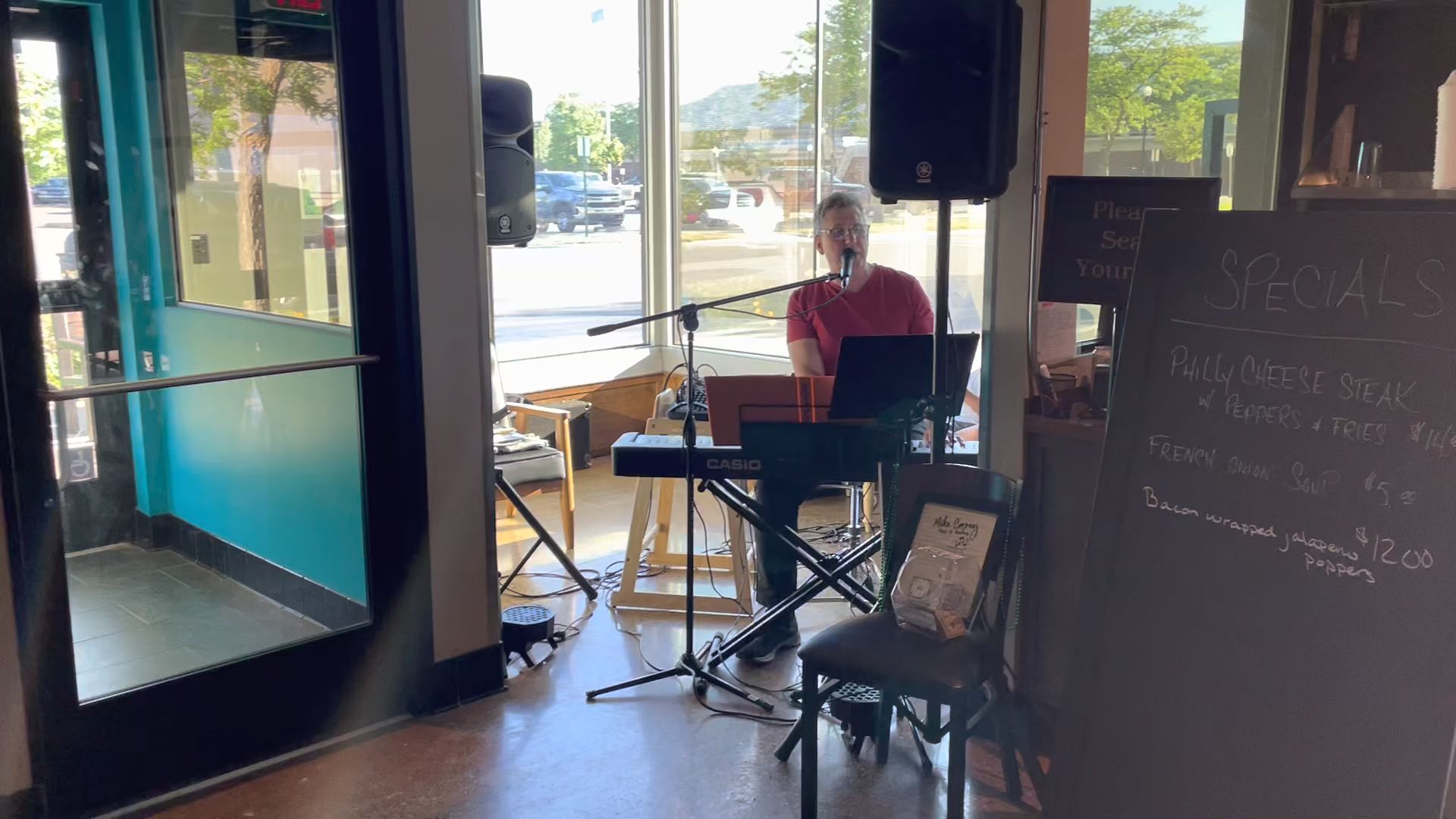 Sports Bar & Grill Wyandotte