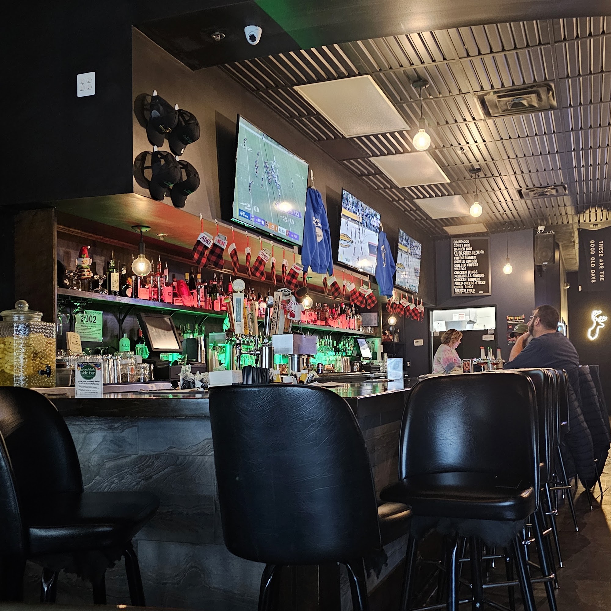 Grand Dad's Bar Wyandotte