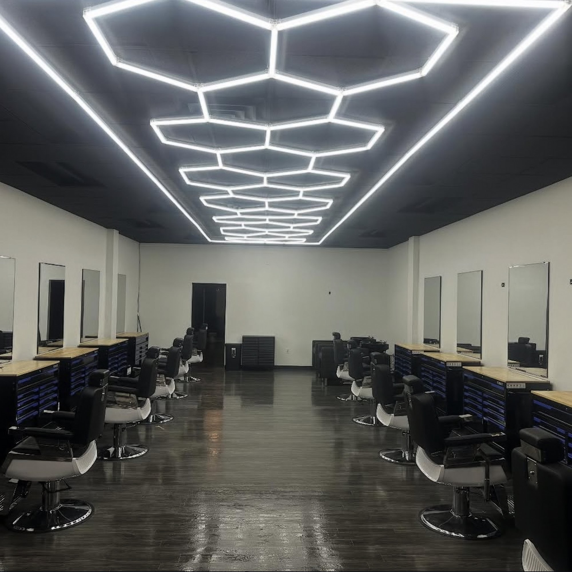 2147 Cuts 2240 28th St SW #3, Wyoming Michigan 49519