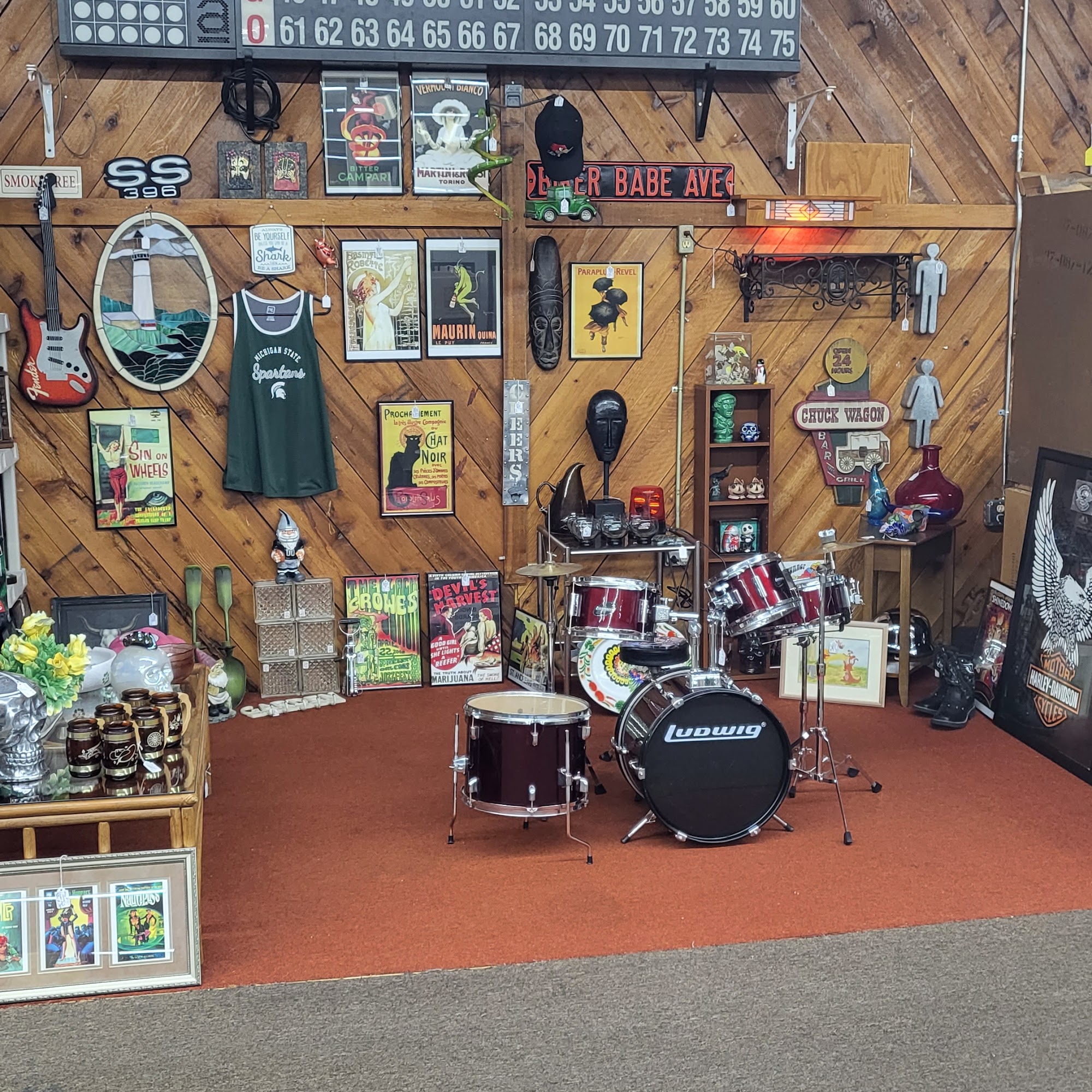 Wally's Castle - Vintage Antique Mall in Grand Rapids, MI Wyoming