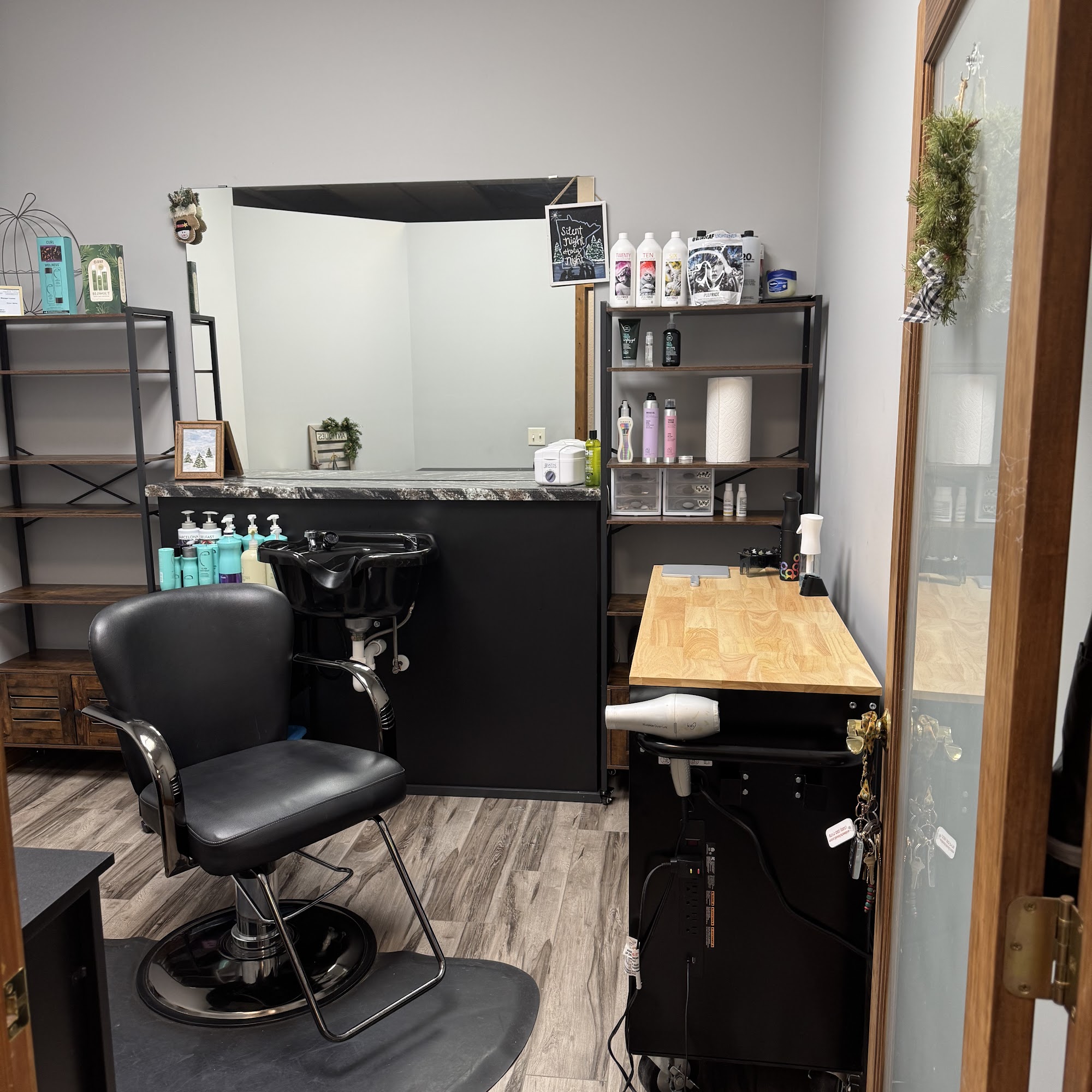 Haley Christina Cosmetology LLC 14303 Edgewood Dr N, Baxter Minnesota 56425