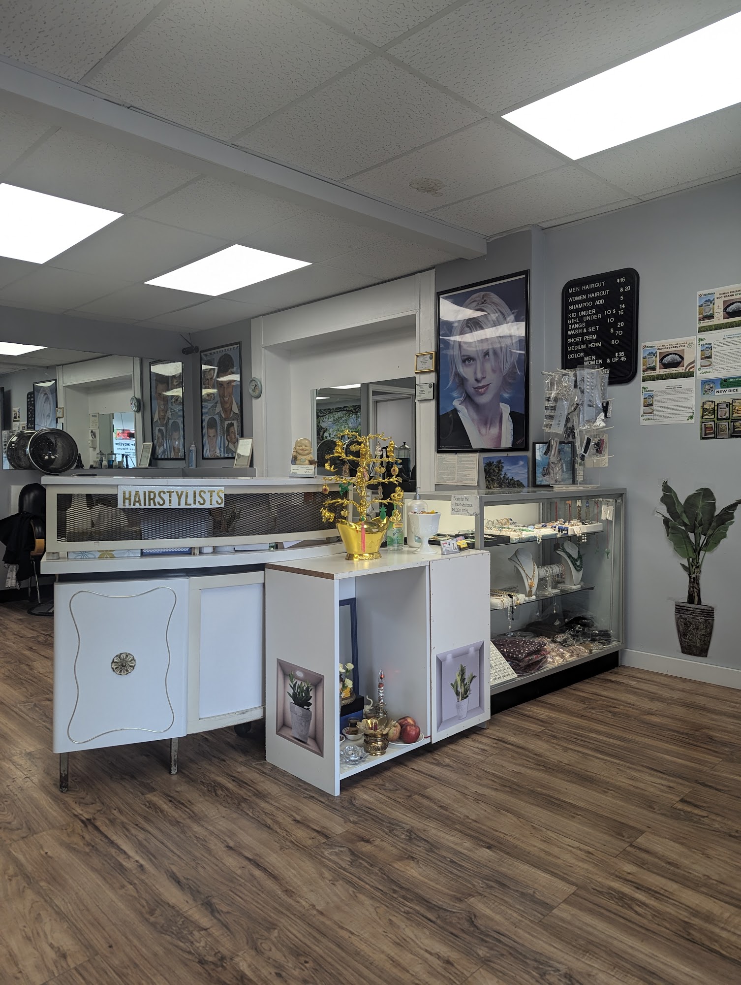 NT Hair Stylists 4215 Nicols Road, Eagan Minnesota 55122