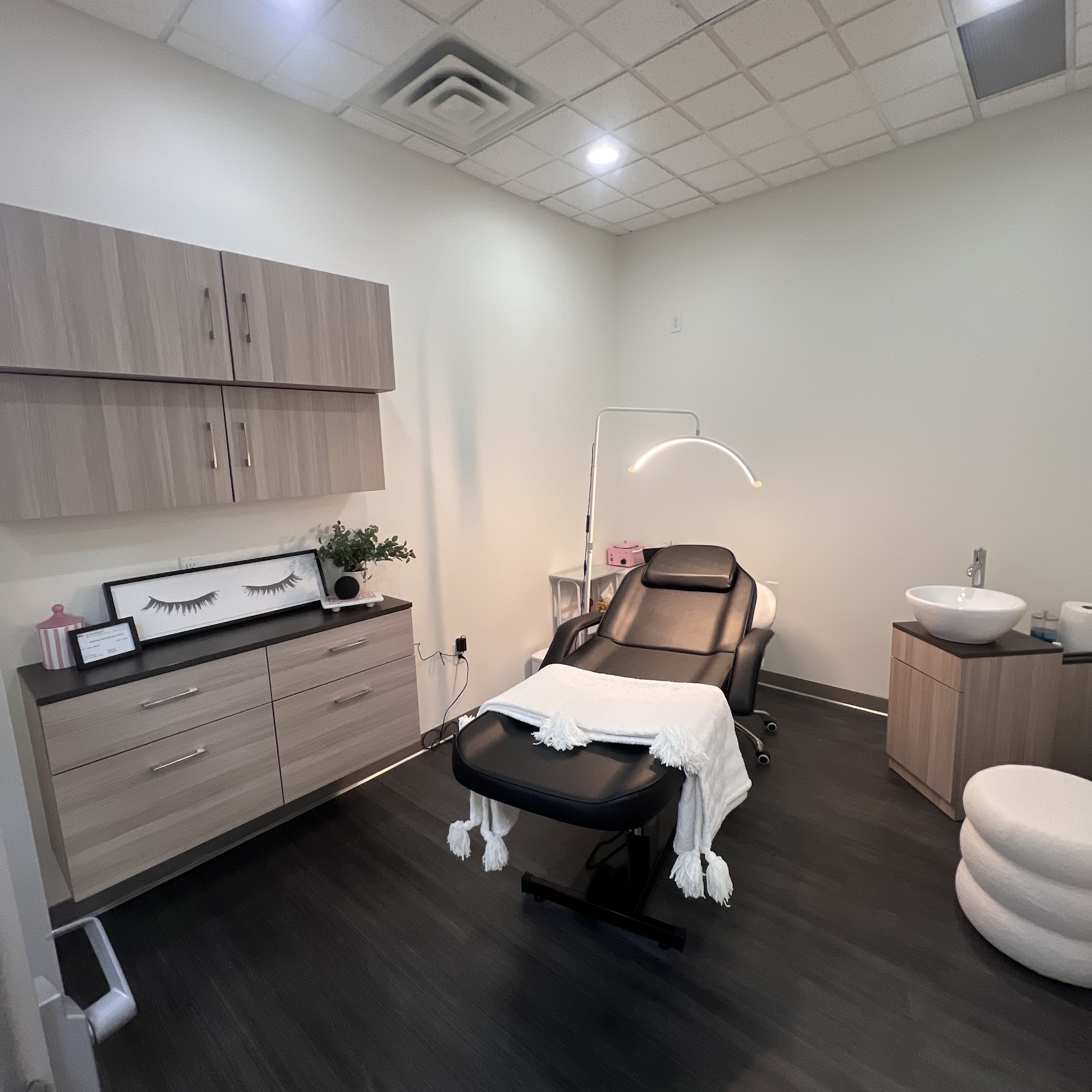 Studio C 14358 Burnhaven Dr, Burnsville Minnesota 55306