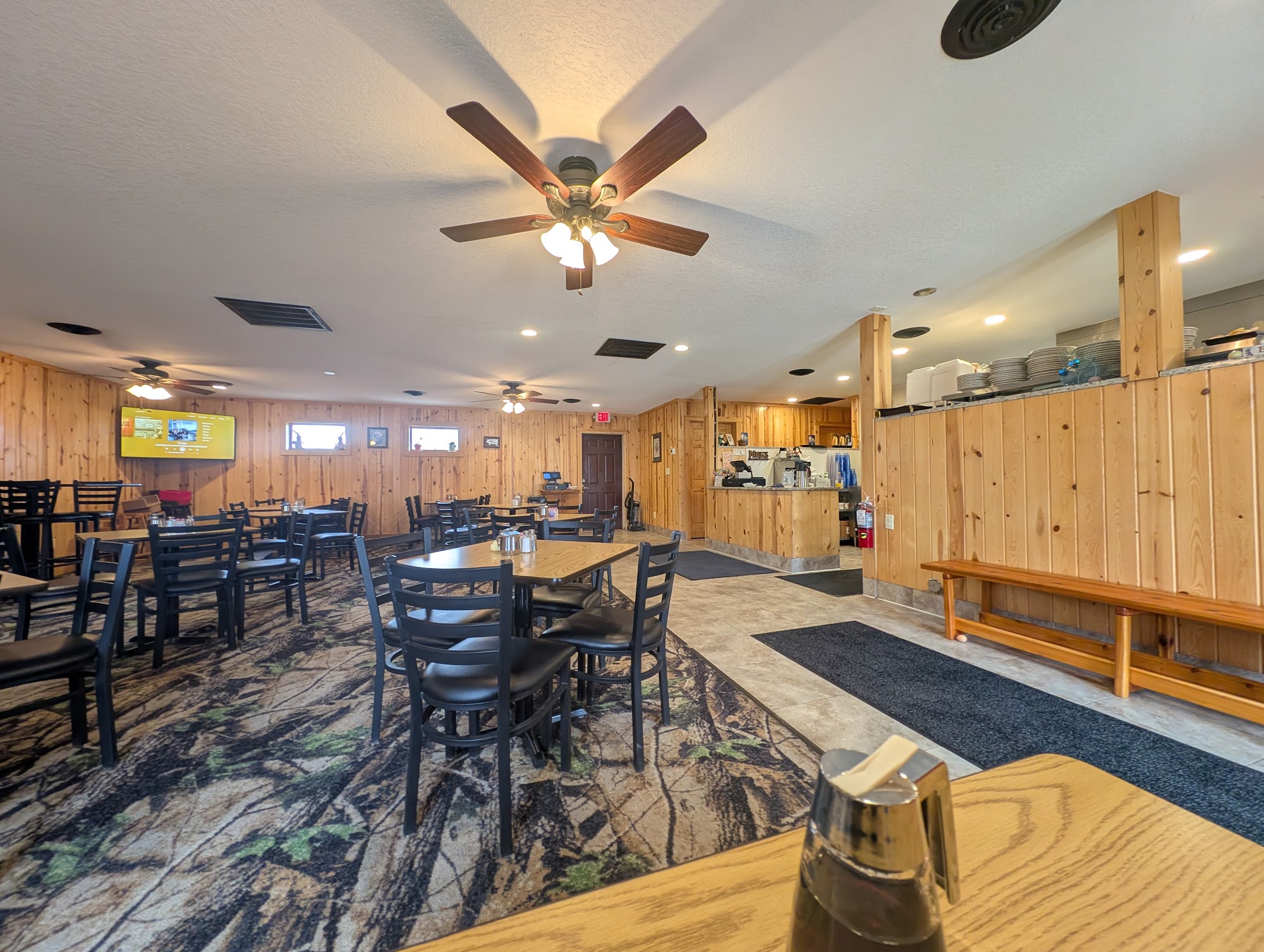 Spoons 518 2nd St NW, Byron